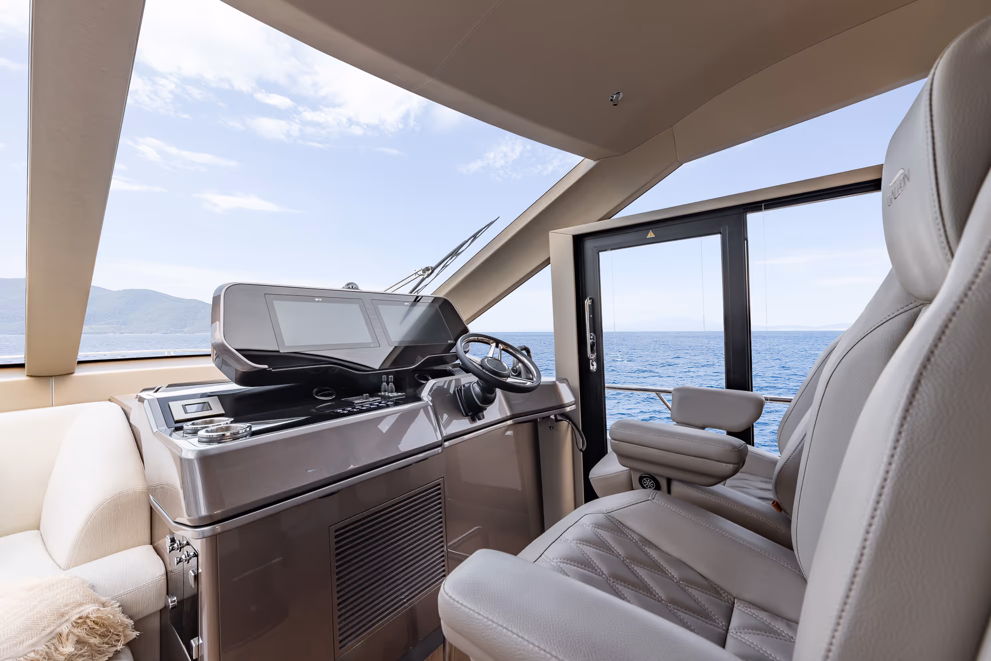 Galeon 620 FLY — photo 10