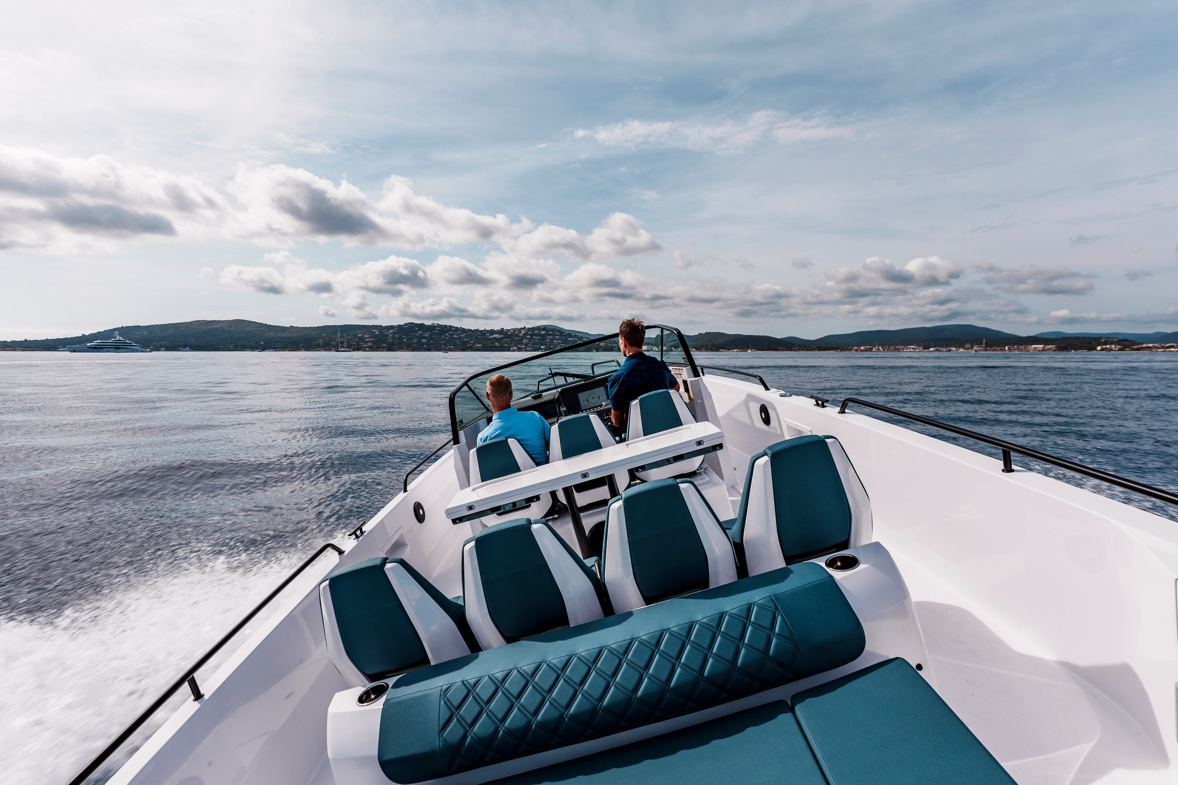 Axopar 37 Spyder — photo 7
