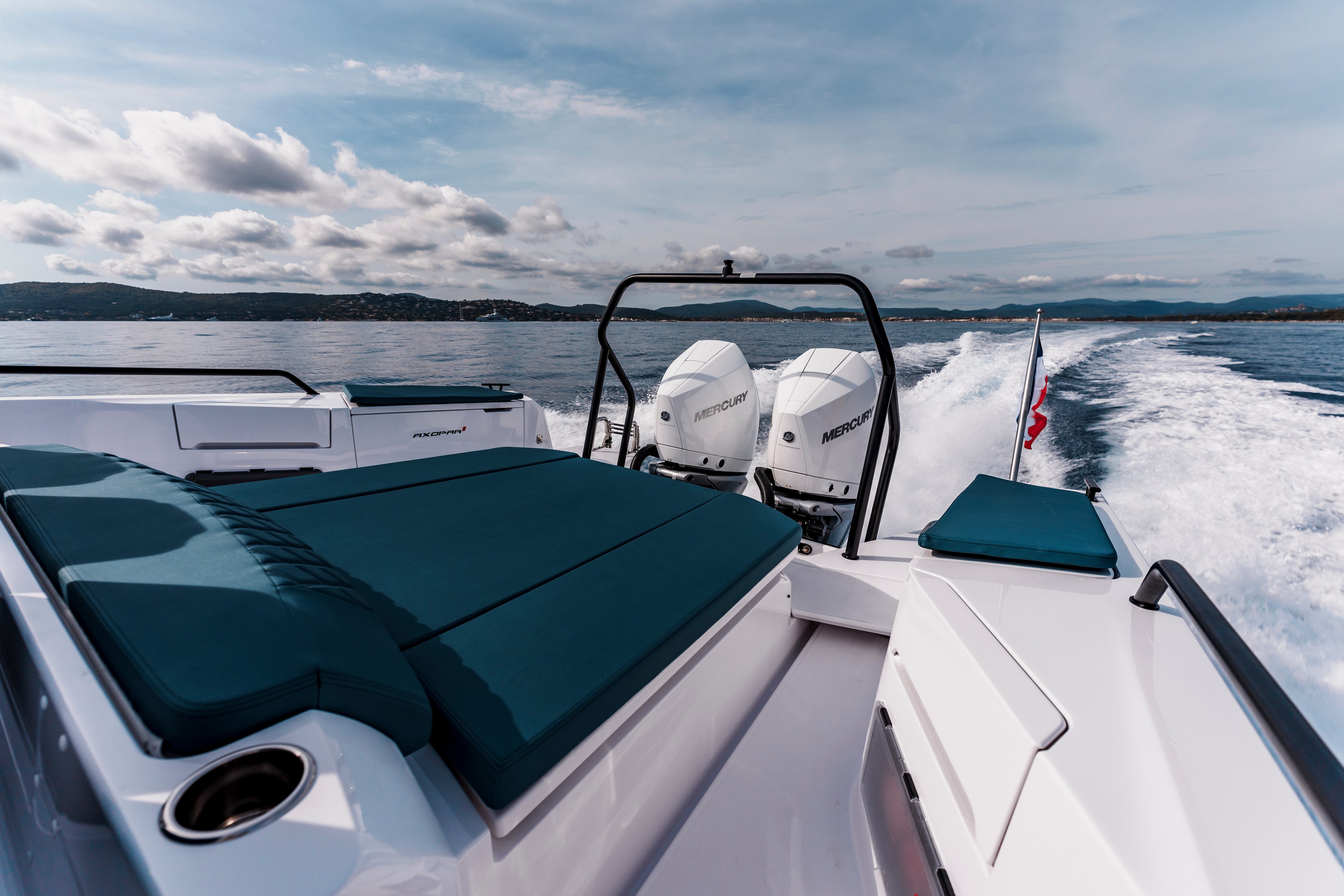 Axopar 37 Spyder — photo 6
