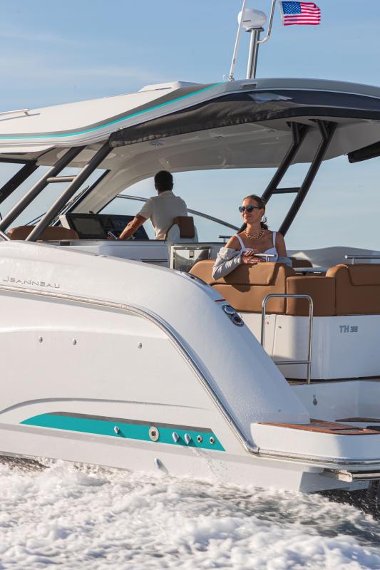 Jeanneau TH38 — photo 11
