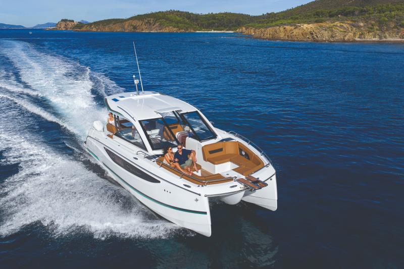 Jeanneau TH38 — photo 6
