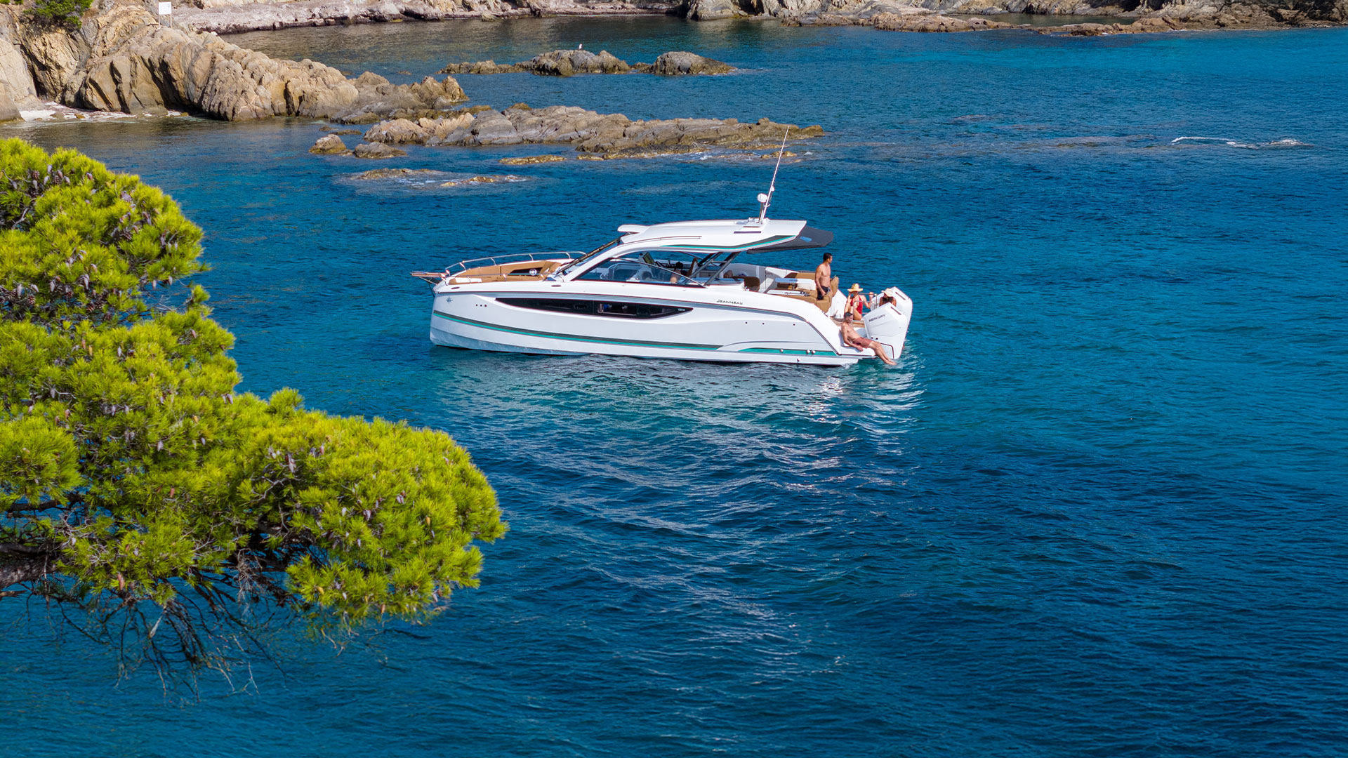 Jeanneau TH38 — photo 2