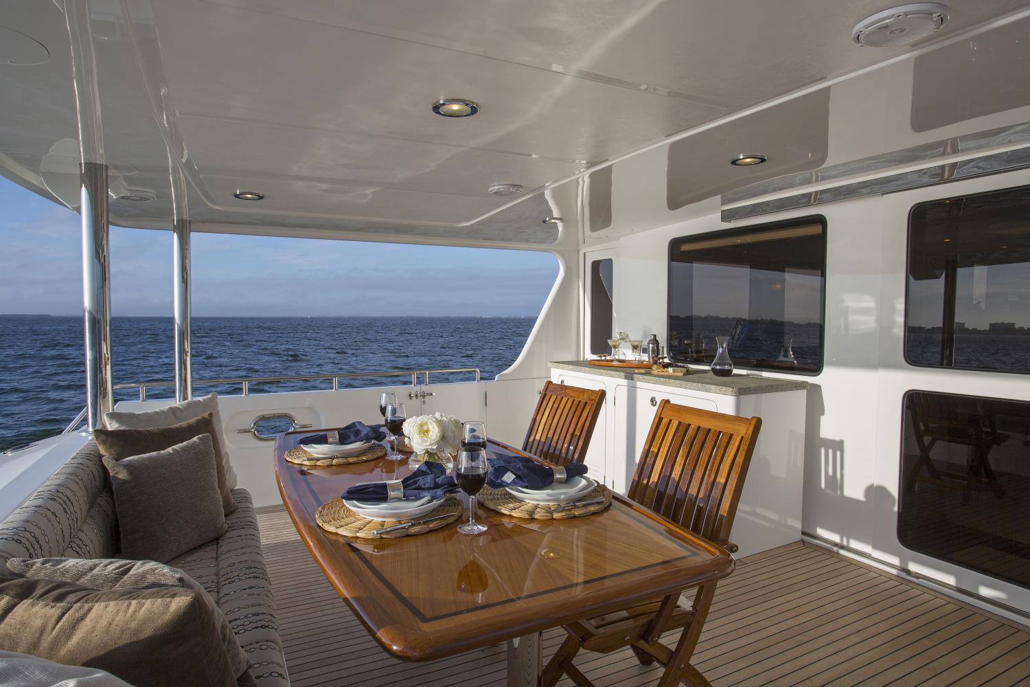 Outer Reef Yachts 820 Cockpit Motoryacht — photo 10