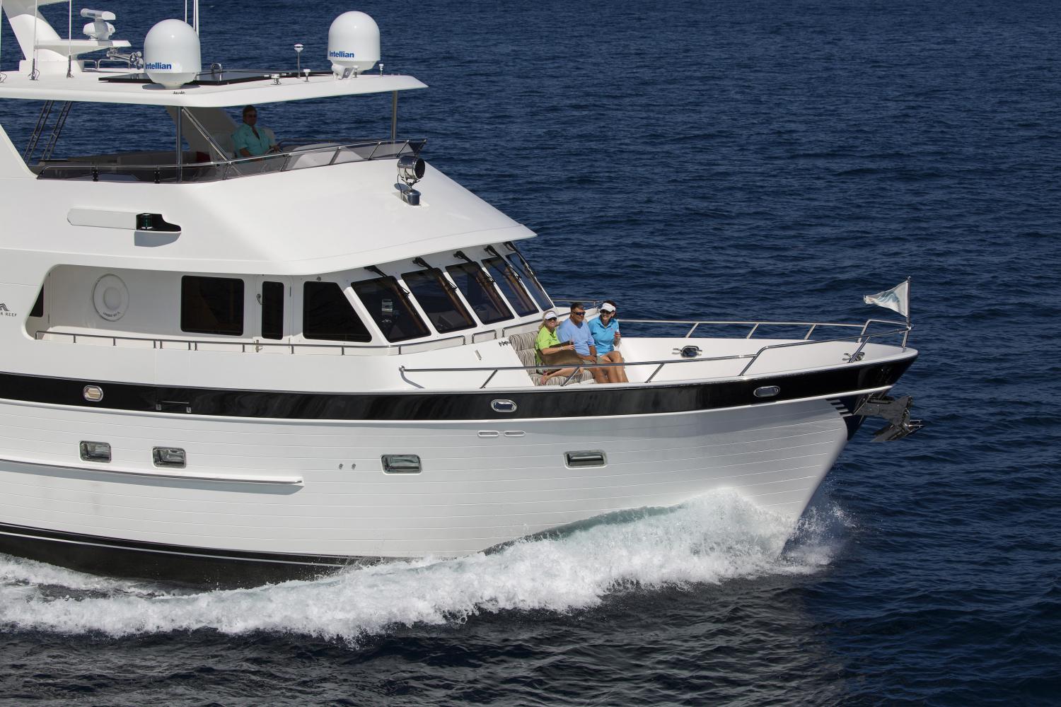 Outer Reef Yachts 820 Cockpit Motoryacht — photo 3