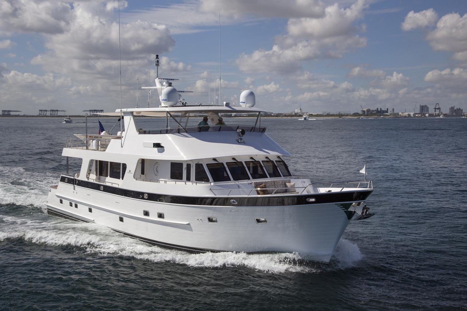 Outer Reef Yachts 820 Cockpit Motoryacht — photo 2