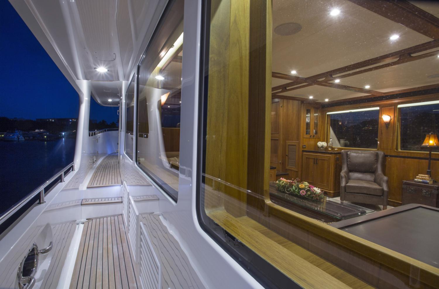 Outer Reef Yachts 820 Cockpit Motoryacht — photo 9