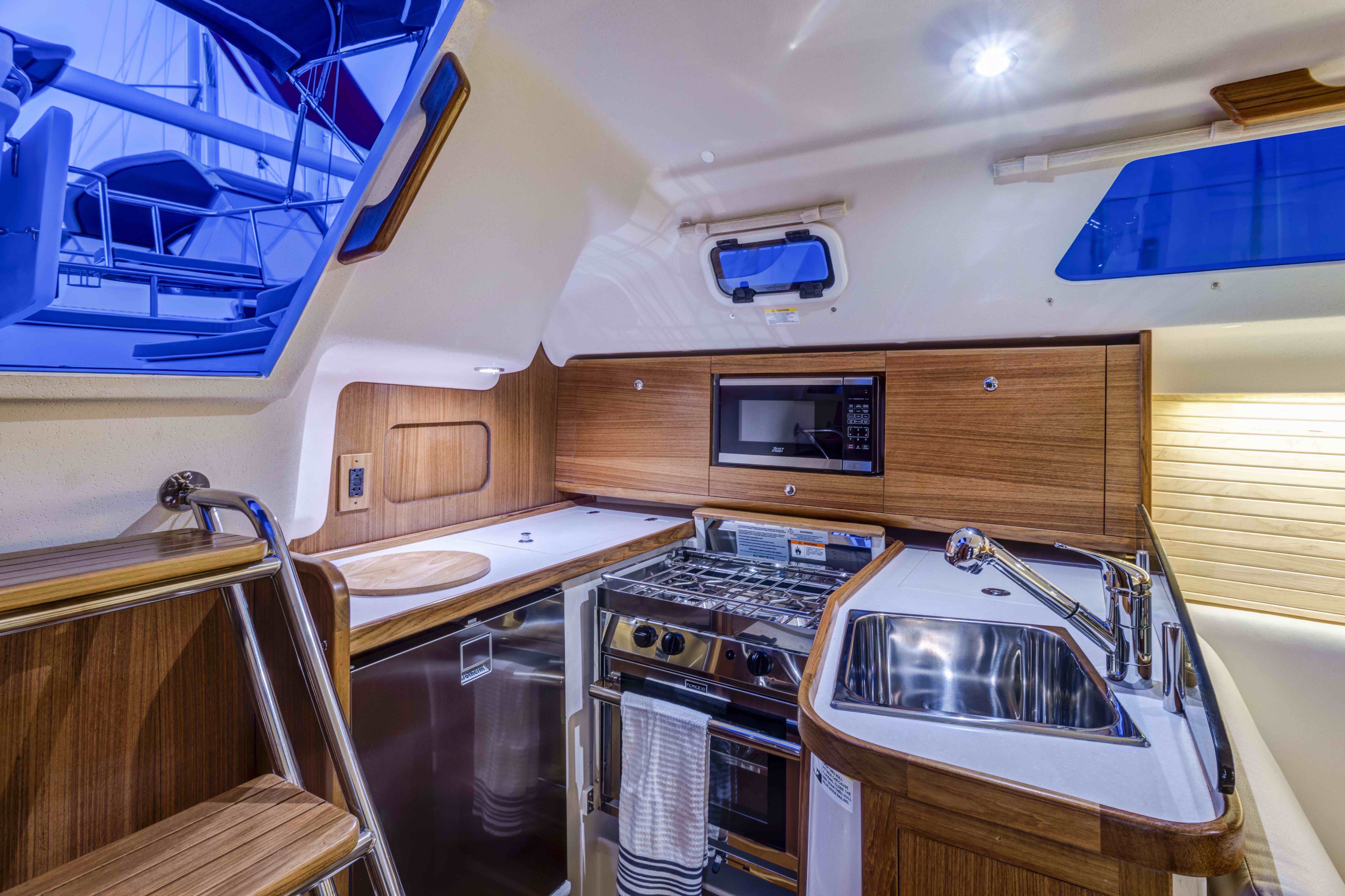 Catalina 316 — photo 7