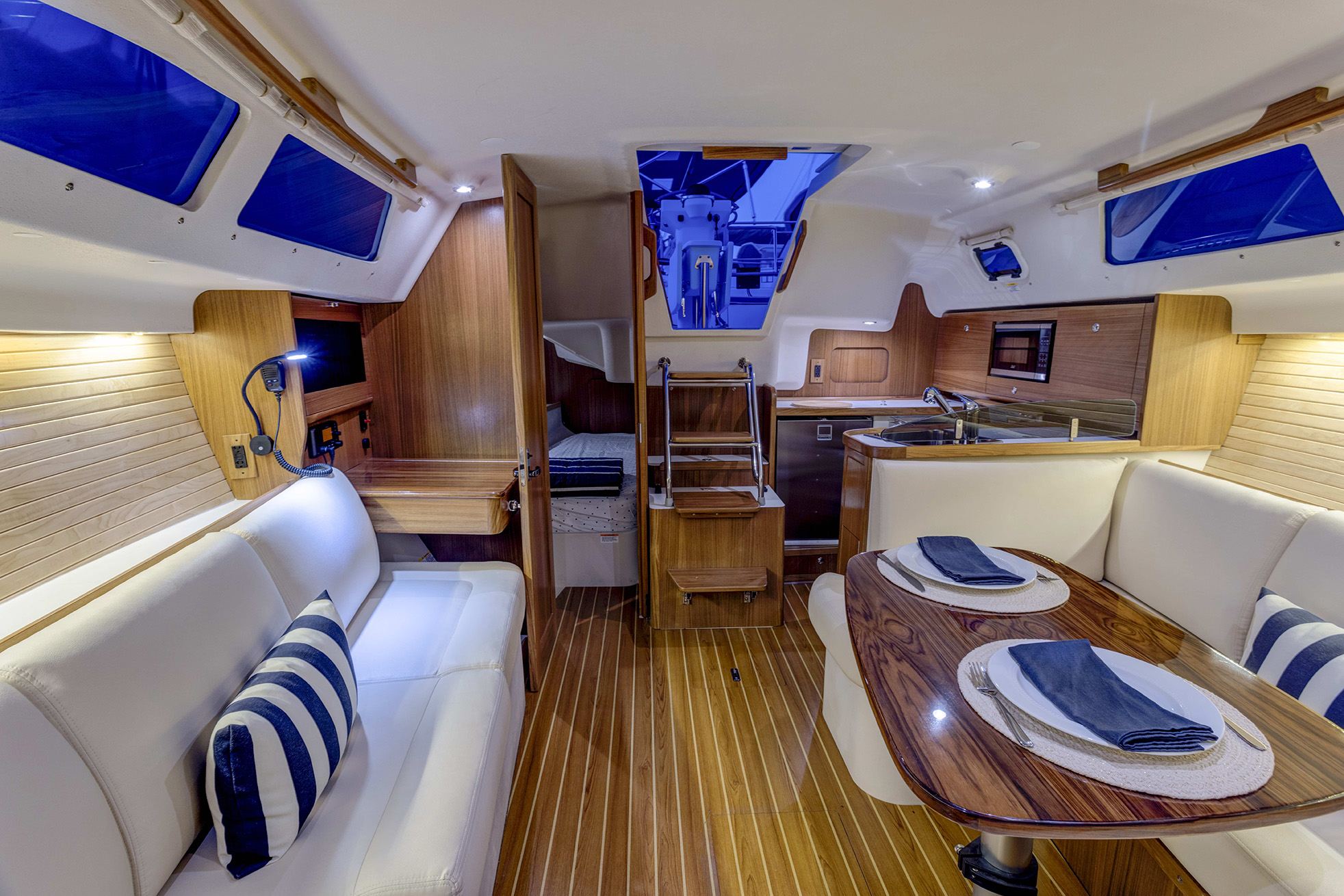 Catalina 316 — photo 2