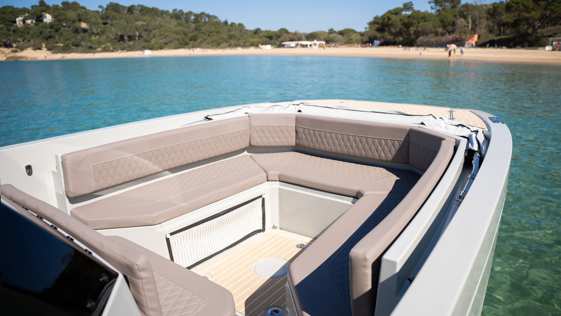 De Antonio Yachts E23 — photo 9
