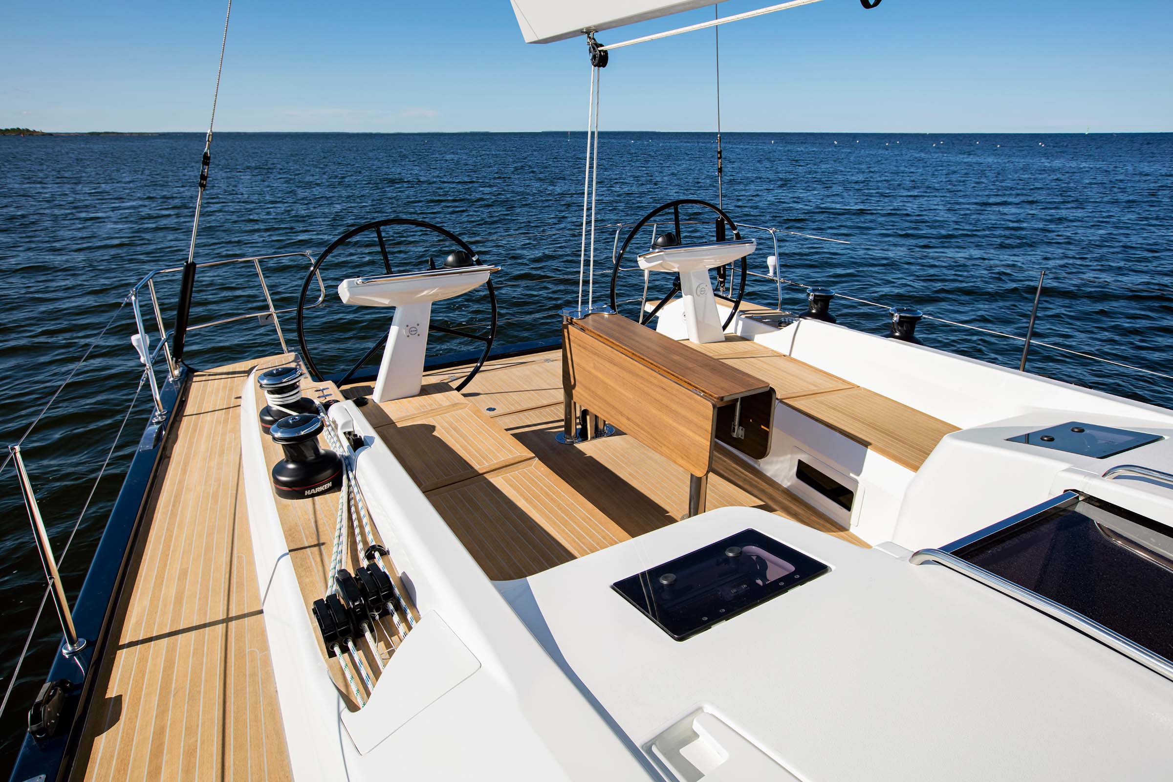 swan48 deck 2