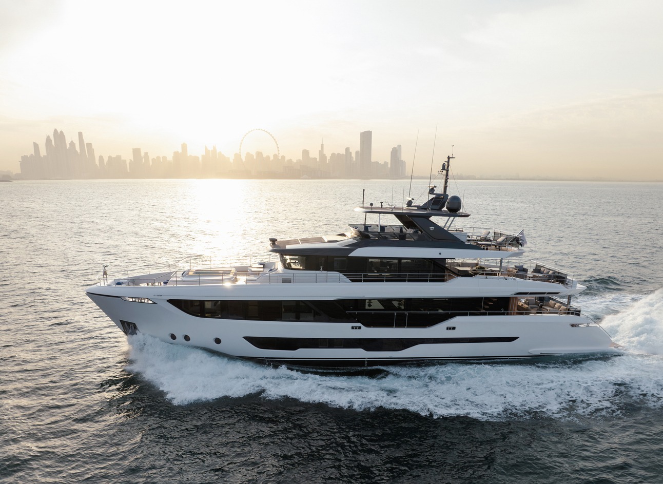 Majesty Yachts Majesty 112