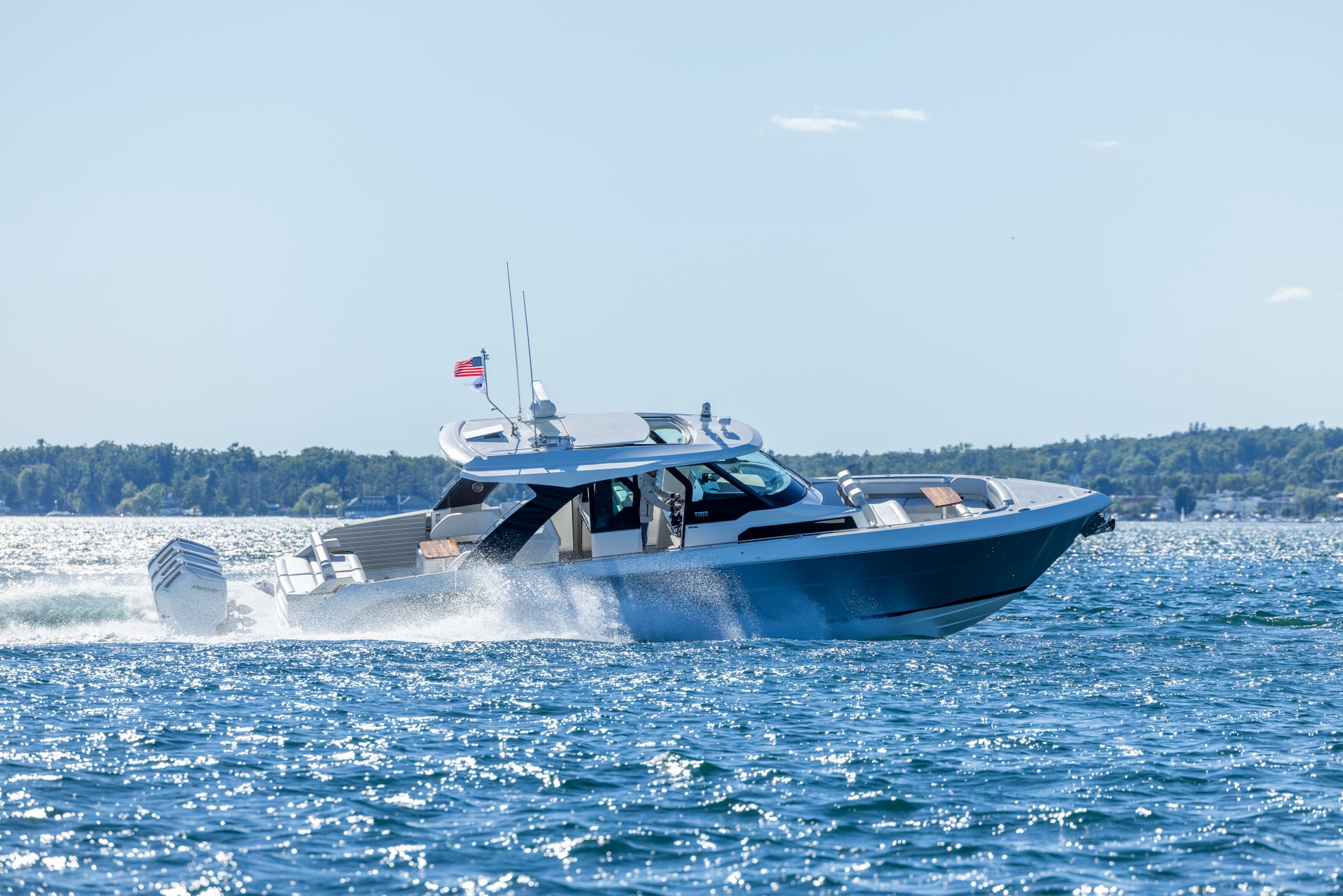 Tiara Yachts 46 LS — photo 4