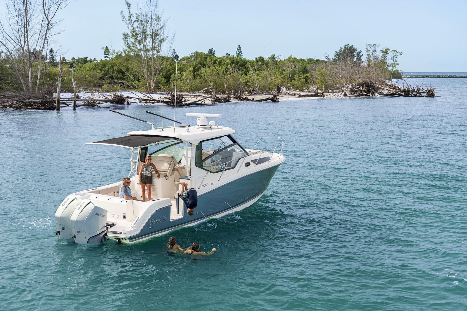Boston Whaler 325 Conquest — photo 5