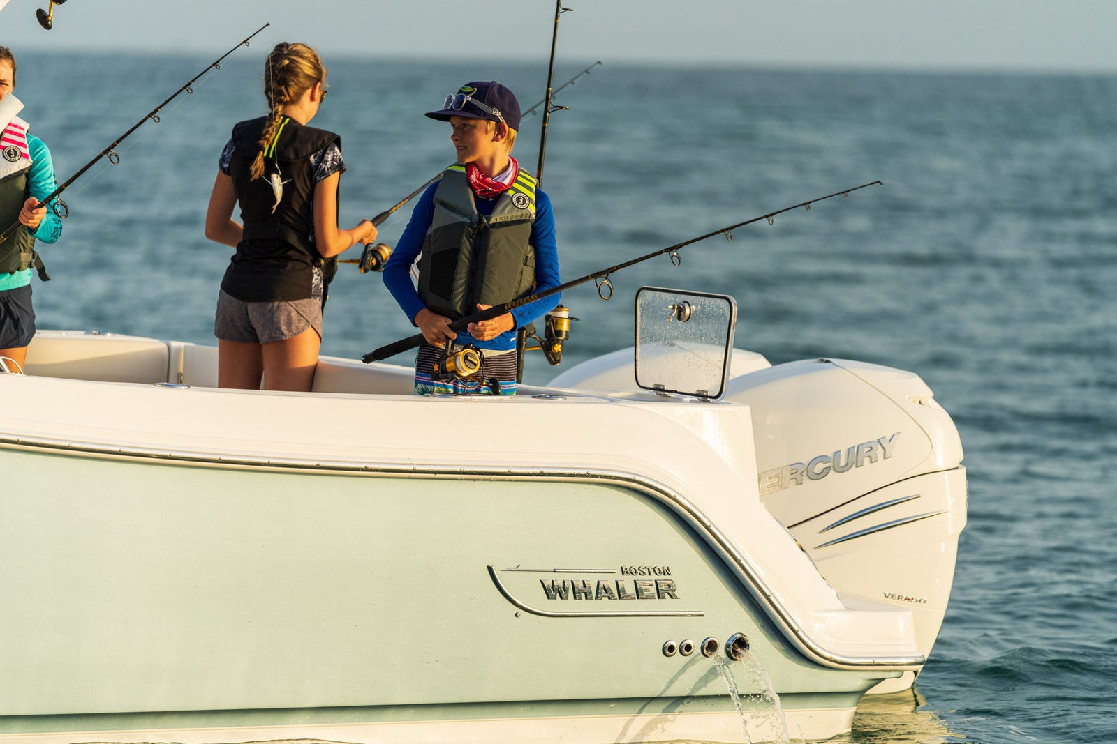 Boston Whaler 325 Conquest — photo 7