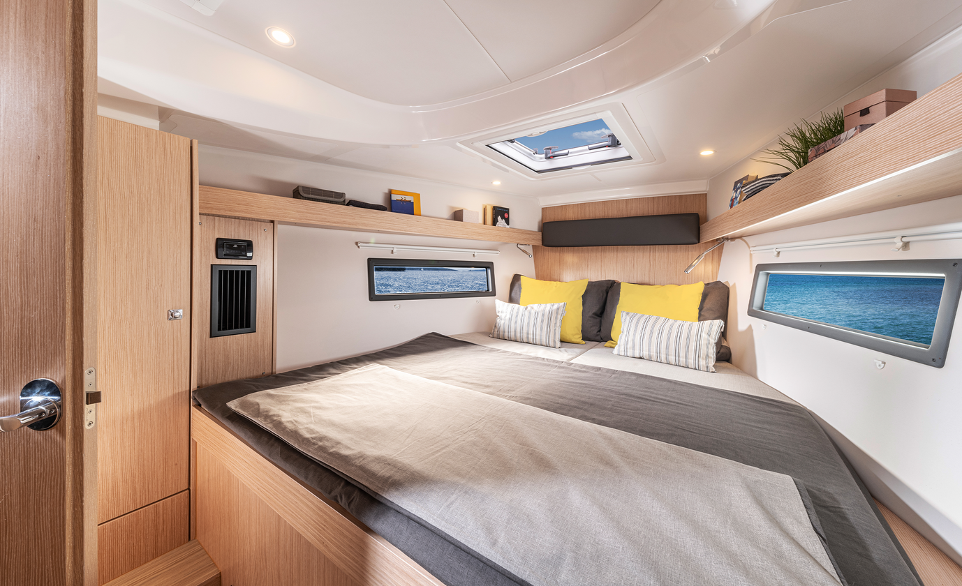 BAVARIA C38 — photo 7