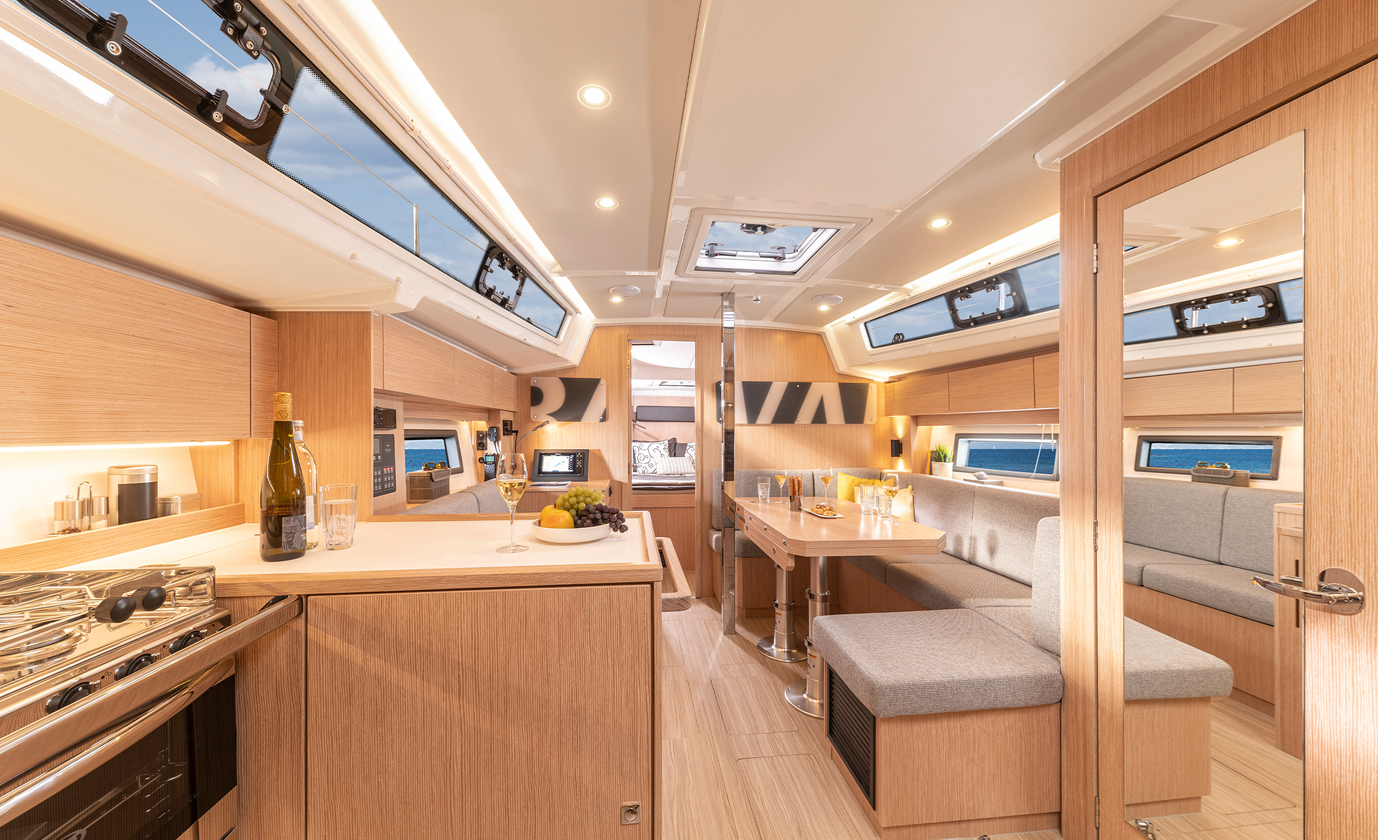 BAVARIA C38 — photo 5