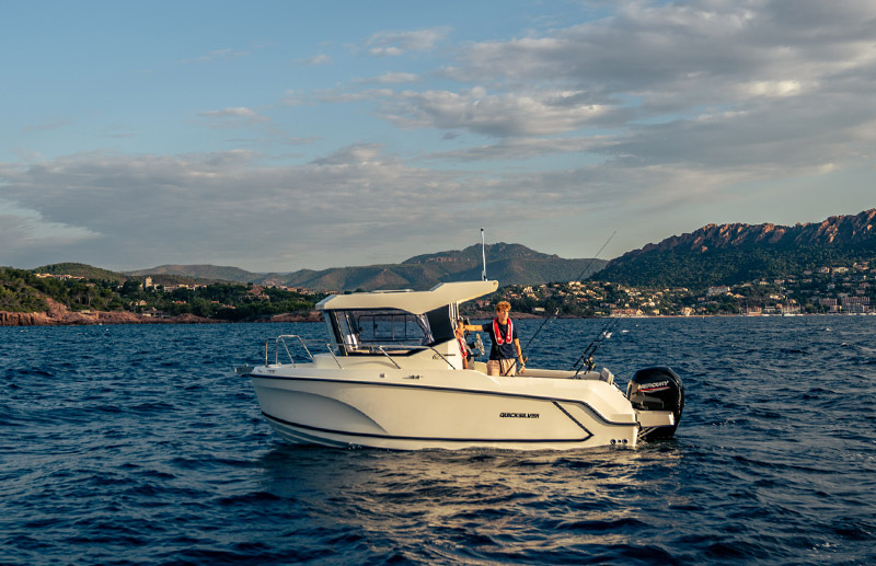Quicksilver 625 Pilothouse — photo 3