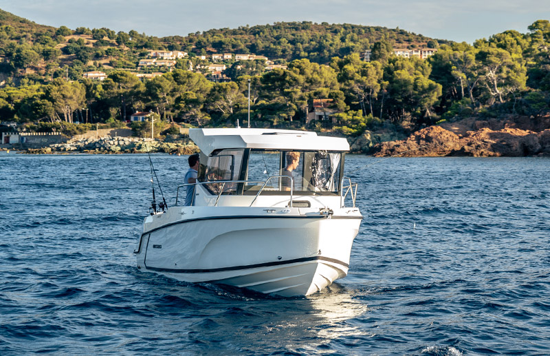 Quicksilver 625 Pilothouse — photo 7