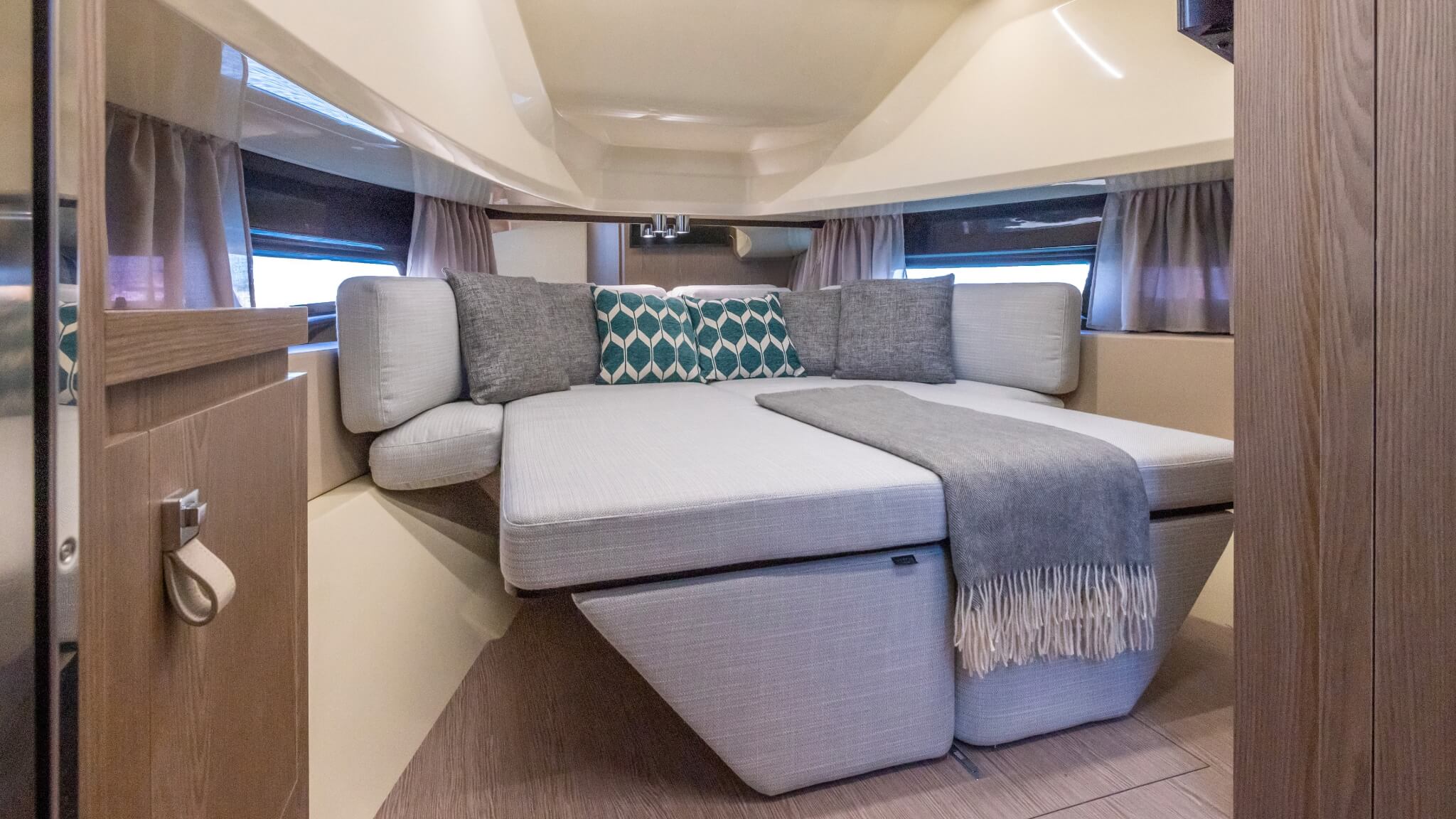 Invictus Yacht TT420S — photo 10