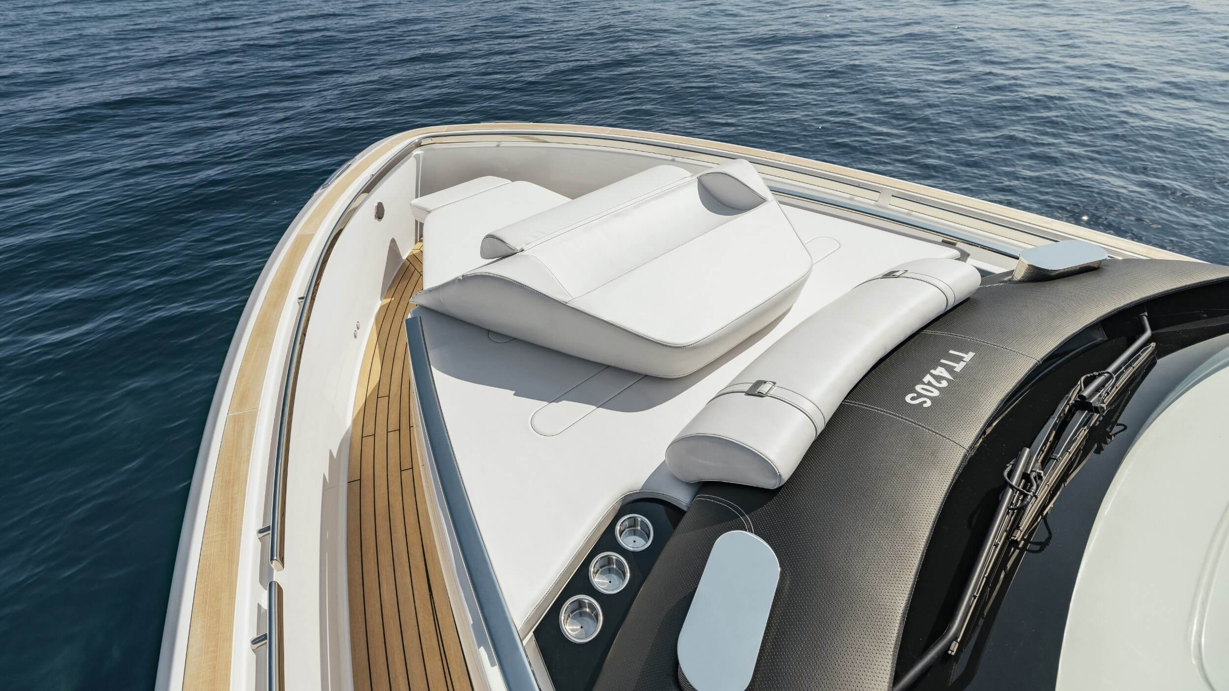Invictus Yacht TT420S — photo 7
