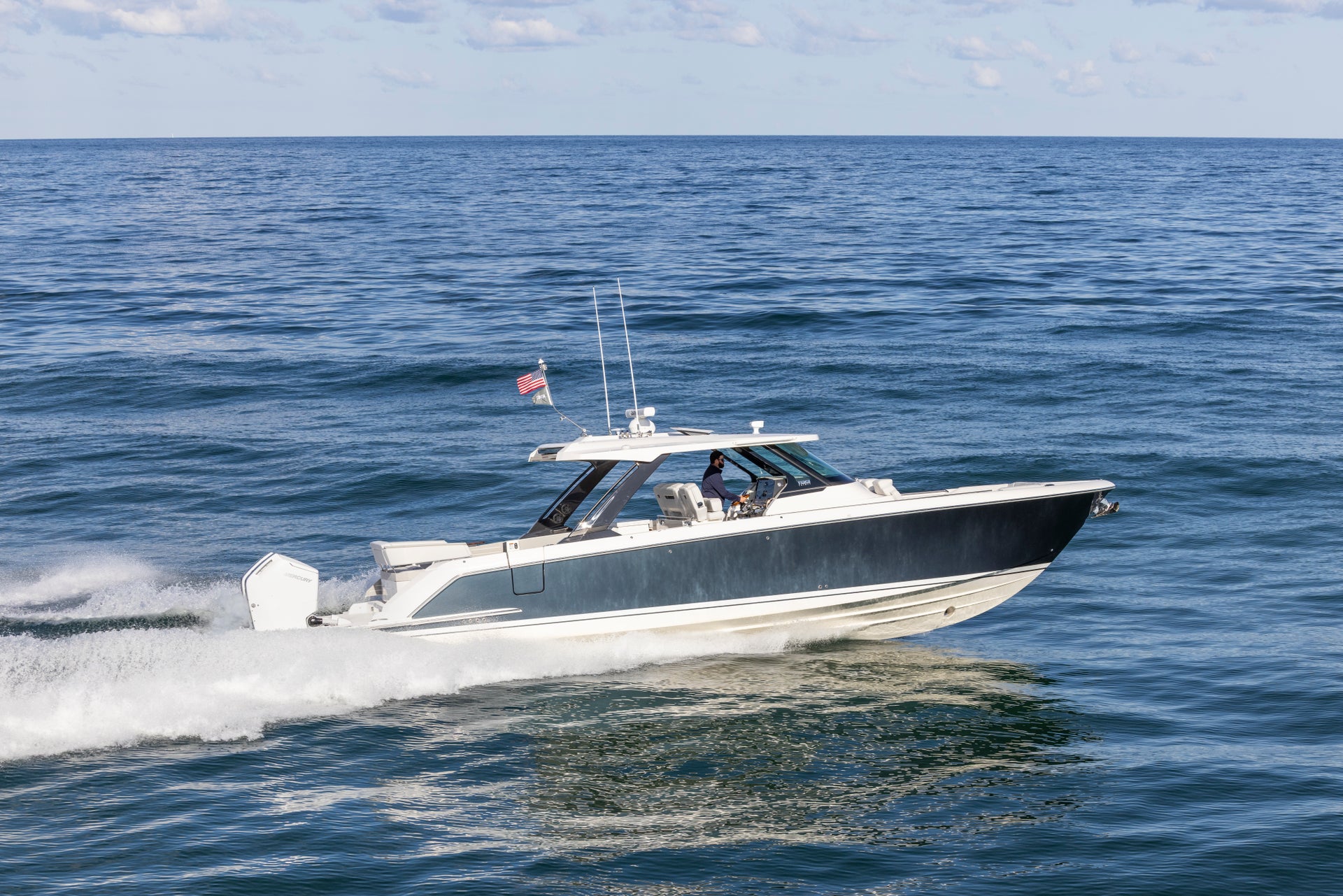 Tiara Yachts 43 LS — photo 4