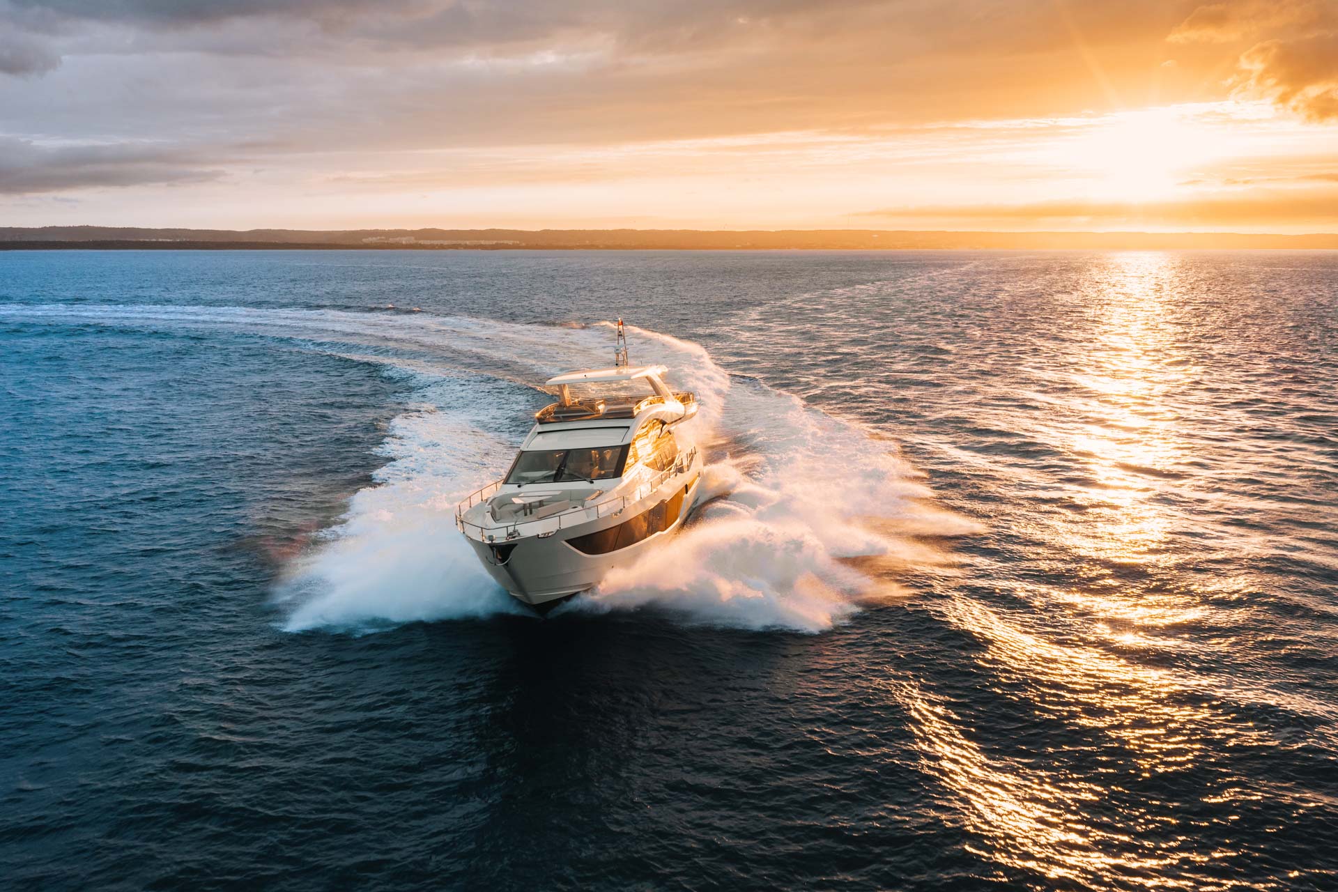 Galeon 800 FLY — photo 9