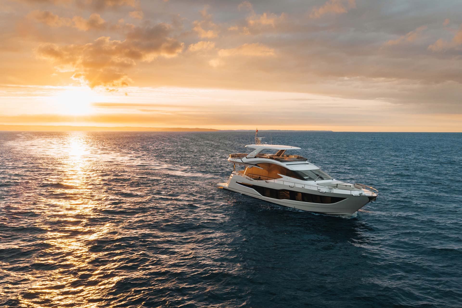 Galeon 800 FLY — photo 8