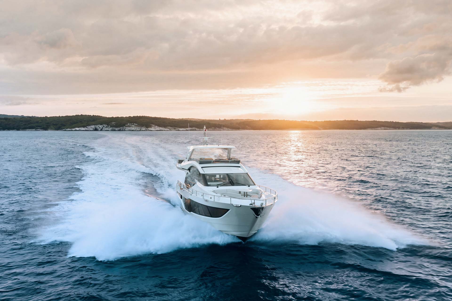 Galeon 800 FLY — photo 10