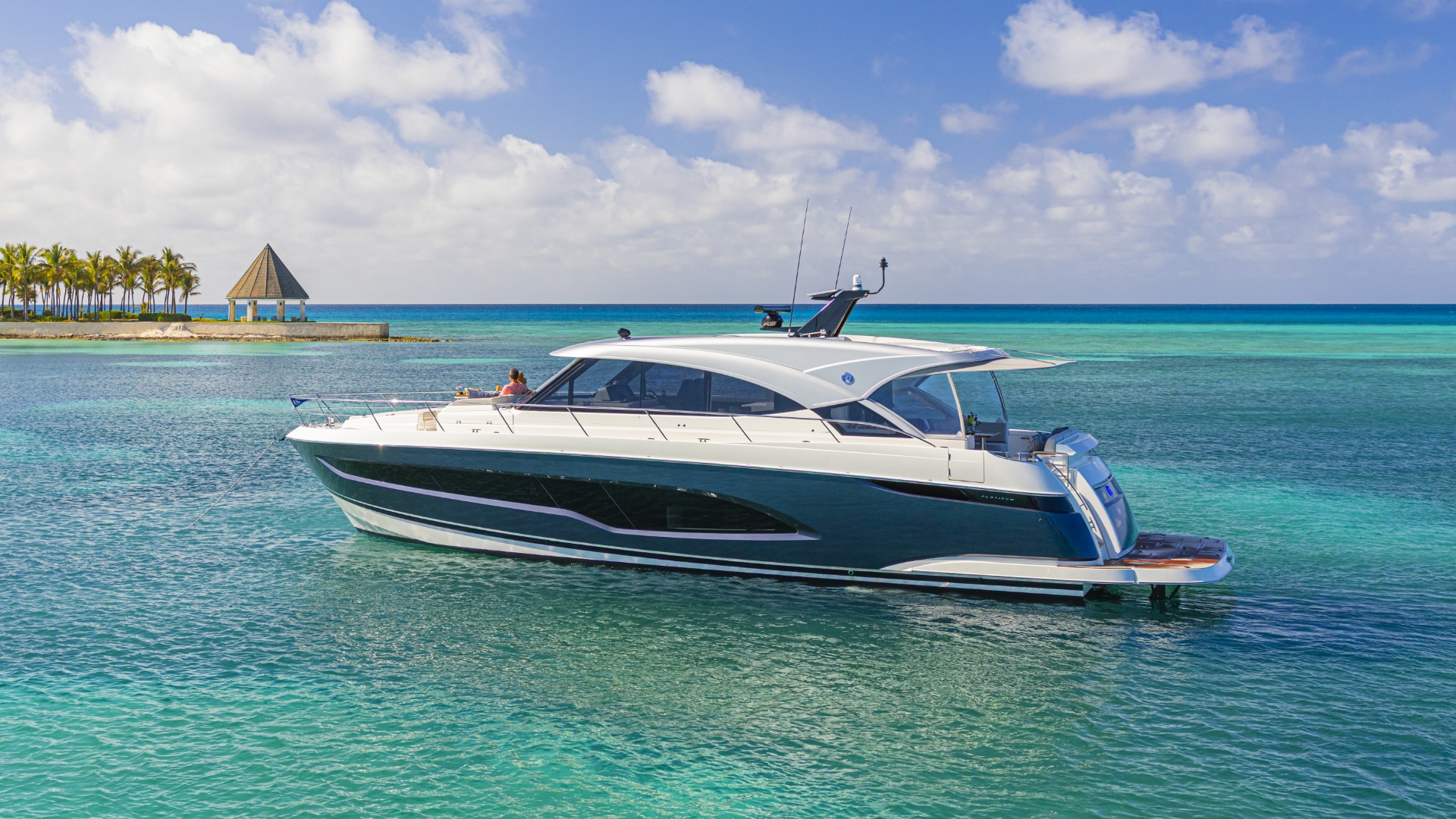Riviera 5600 Sport Yacht Platinum Edition — photo 6