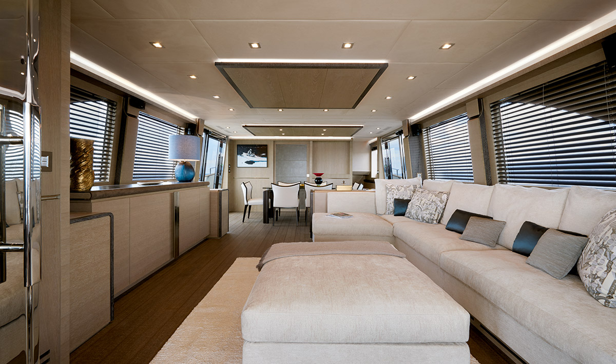 Monte Carlo Yachts MCY 80 — photo 10