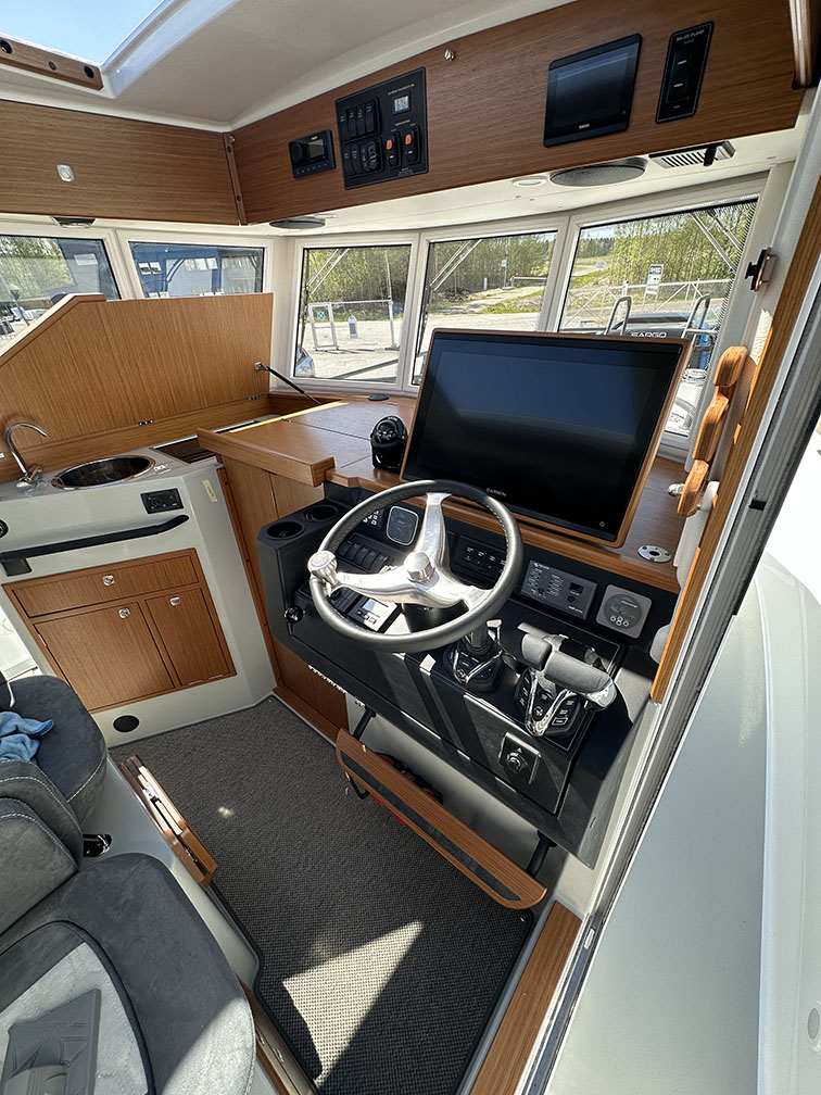 Sargo 28 Outboard — photo 3