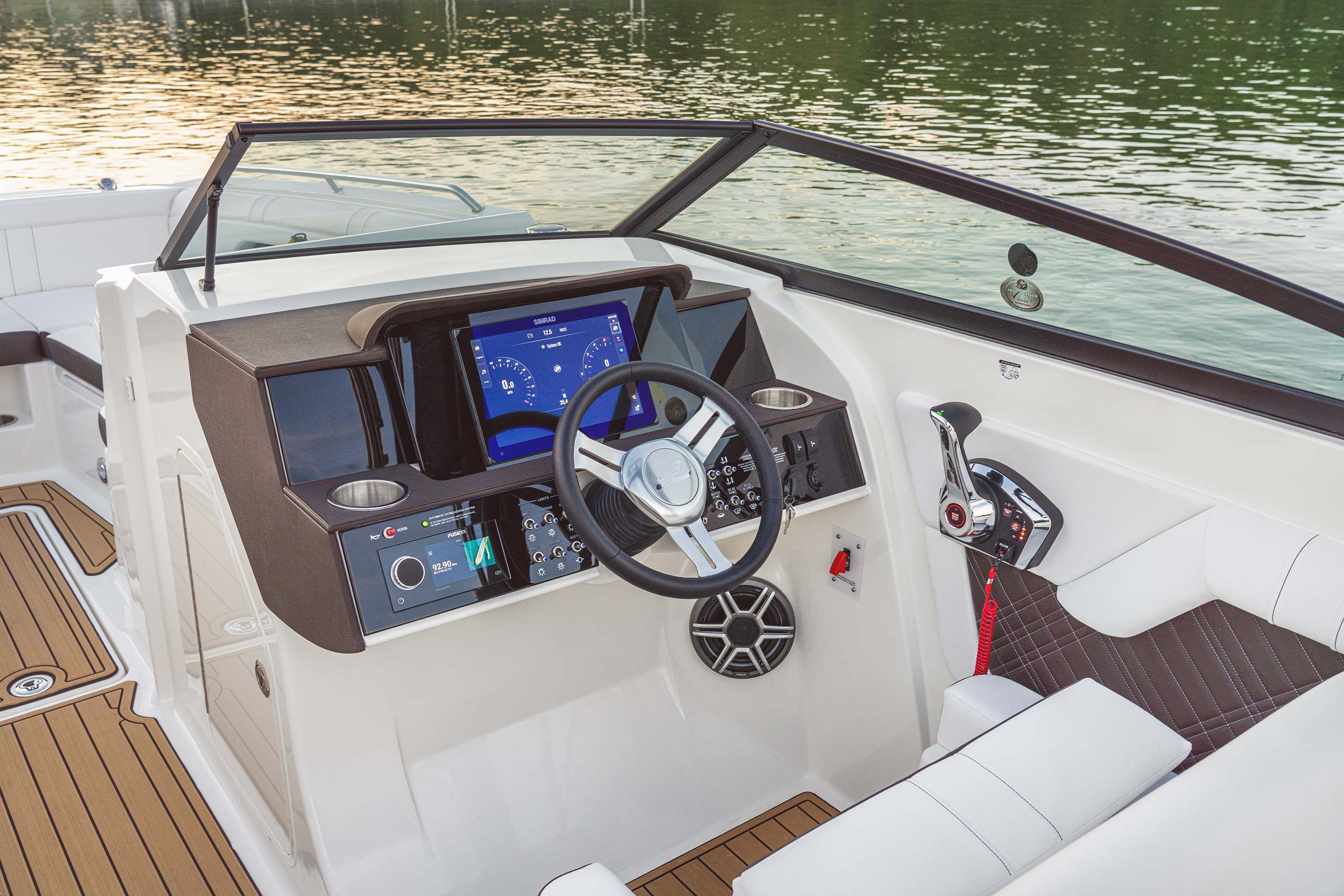 Sea Ray SDX 290 — photo 8