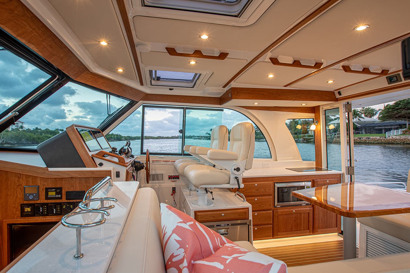 Back Cove Yachts 39O — photo 9