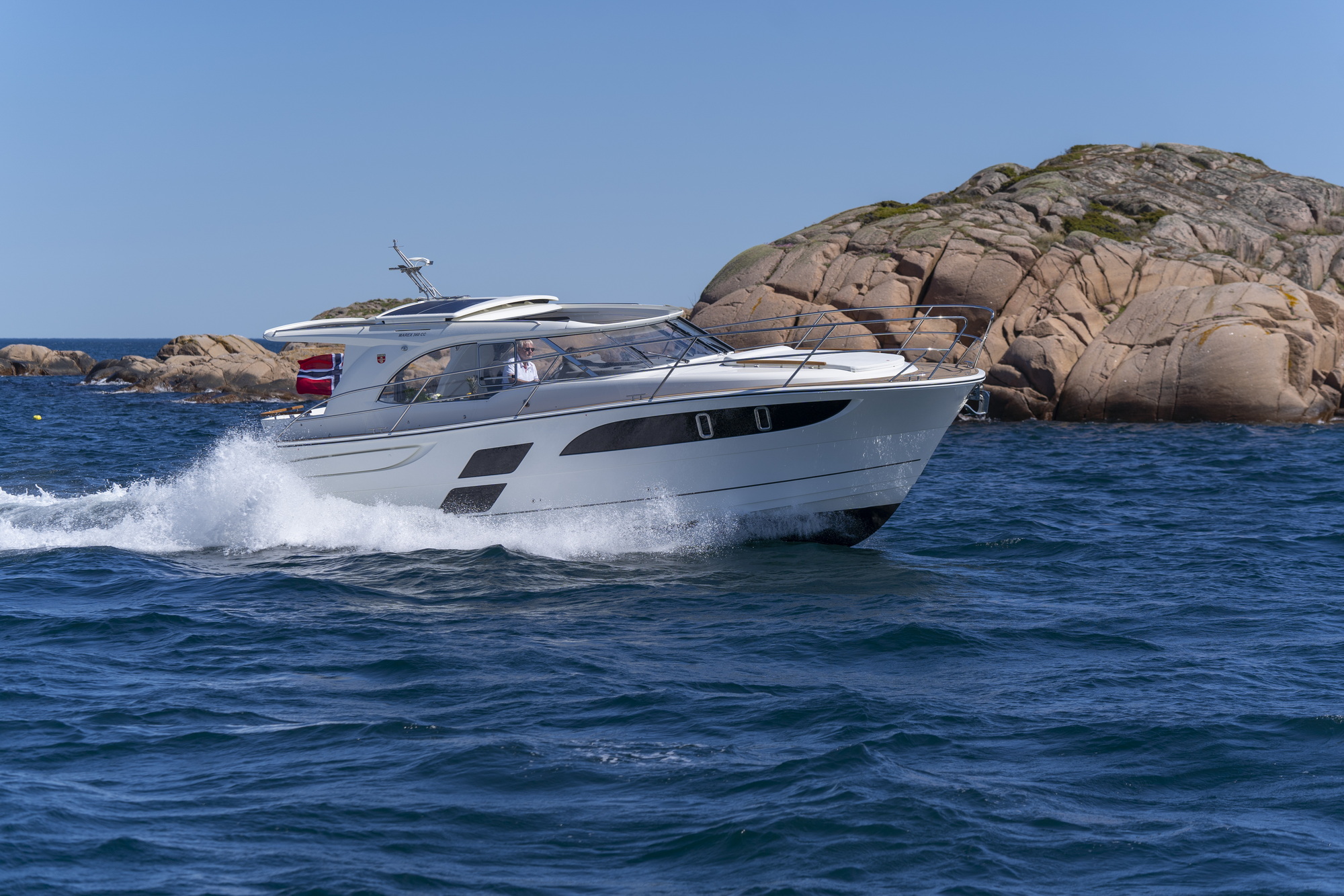 Marex 360 Cabriolet Cruiser — photo 6