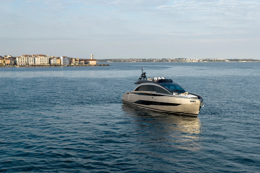 Pershing GTX70 — photo 3