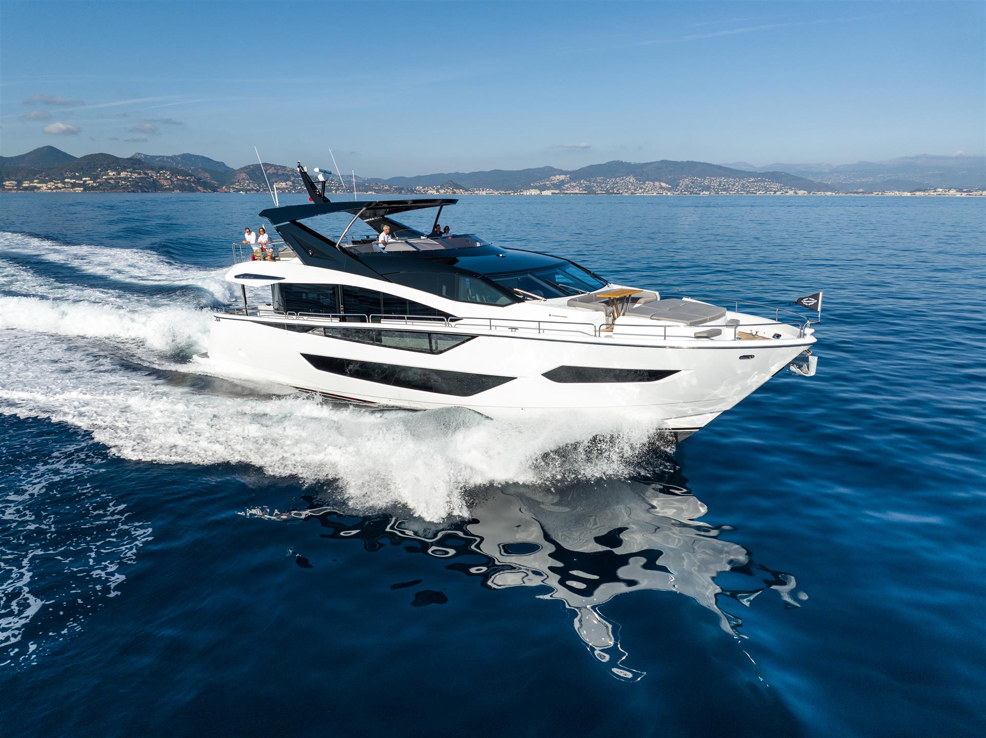 Sunseeker 88 Yacht — photo 5