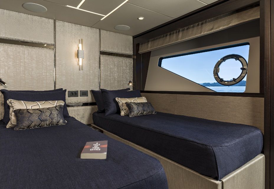 Sunseeker 88 Yacht — photo 8