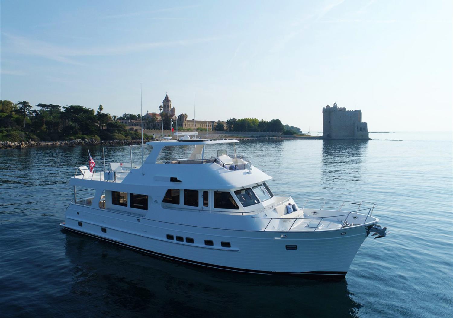 Outer Reef Yachts 640 AZURE Motoryacht — photo 7