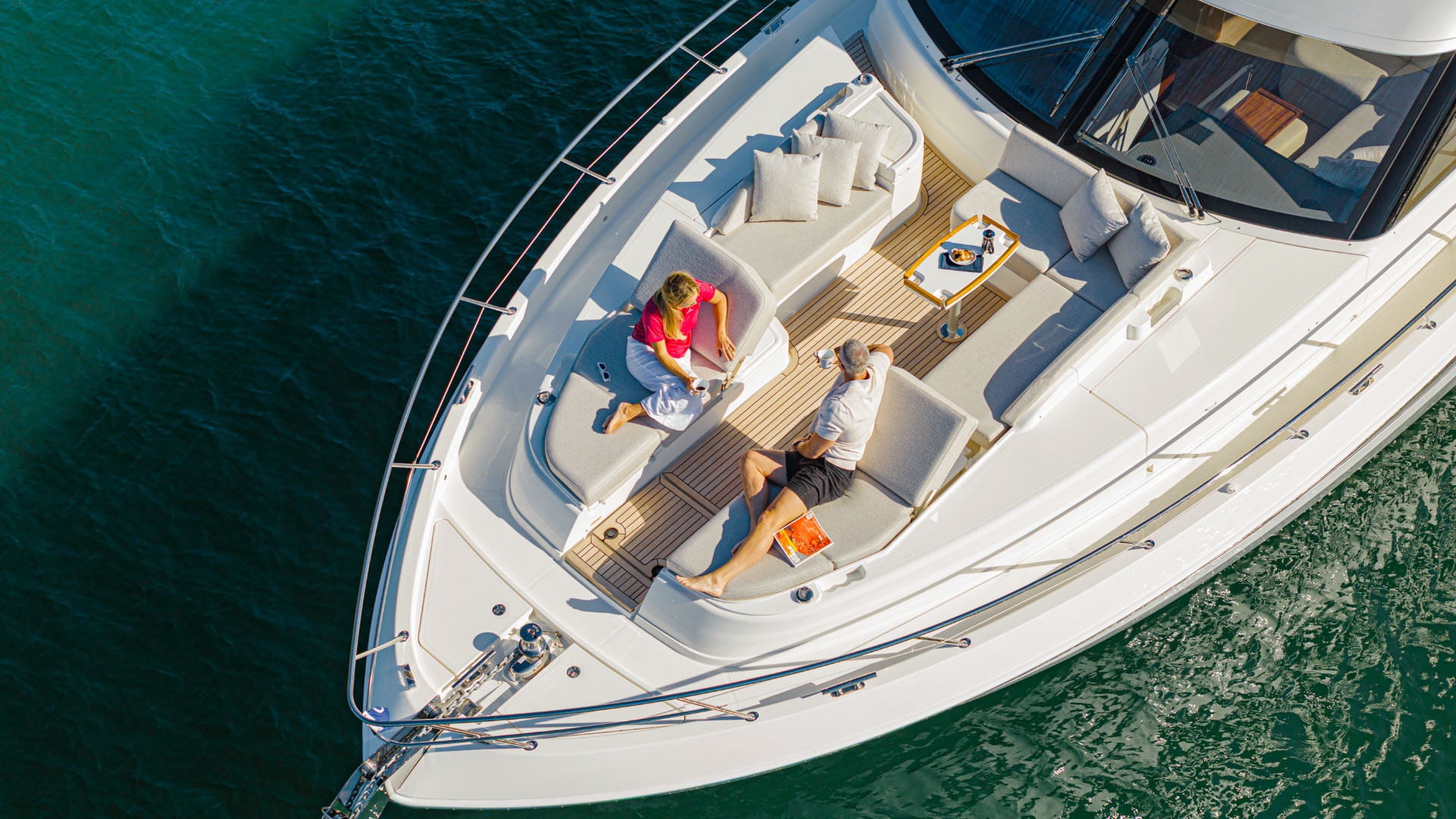 Riviera 6200 Sport Yacht Platinum Edition — photo 5