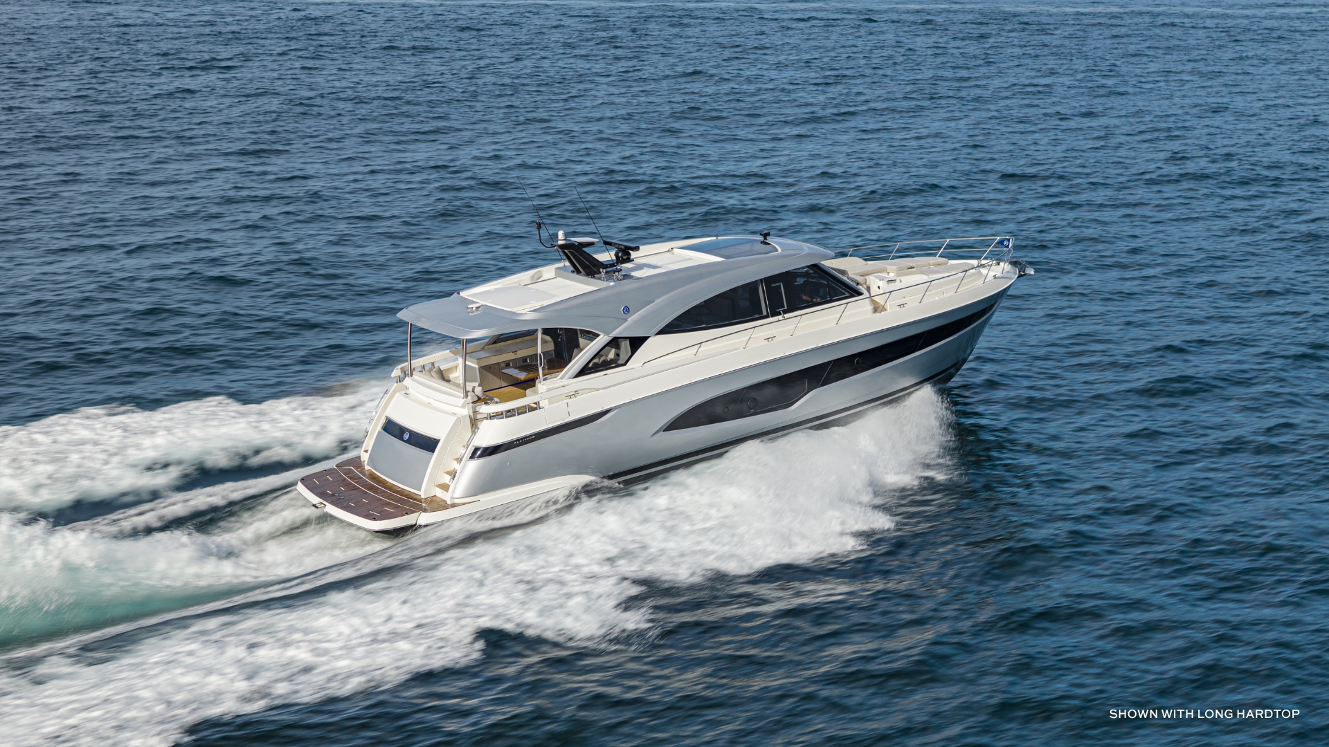 Riviera 6200 Sport Yacht Platinum Edition — photo 2