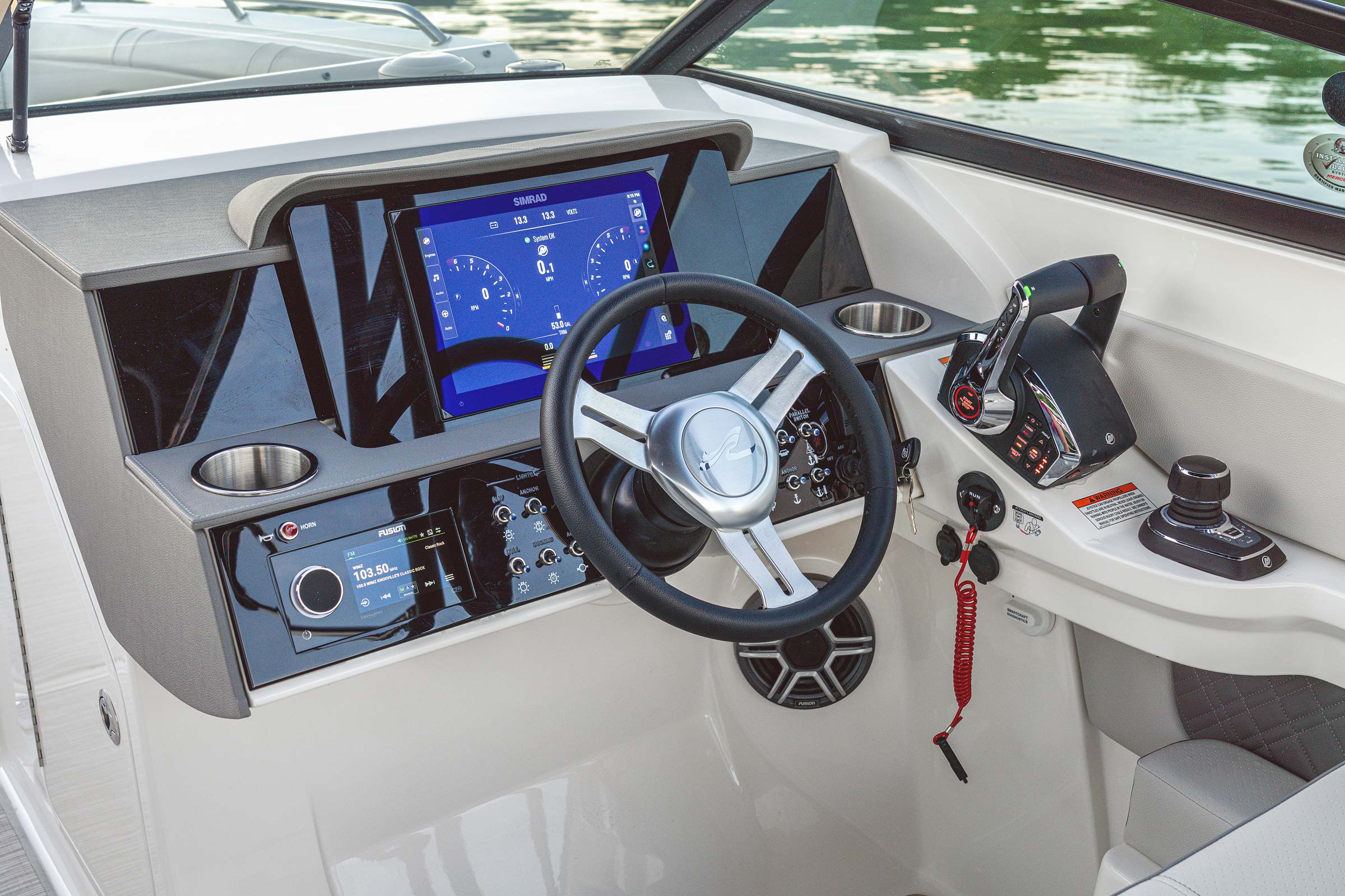 Sea Ray SDX 290 Outboard — photo 7
