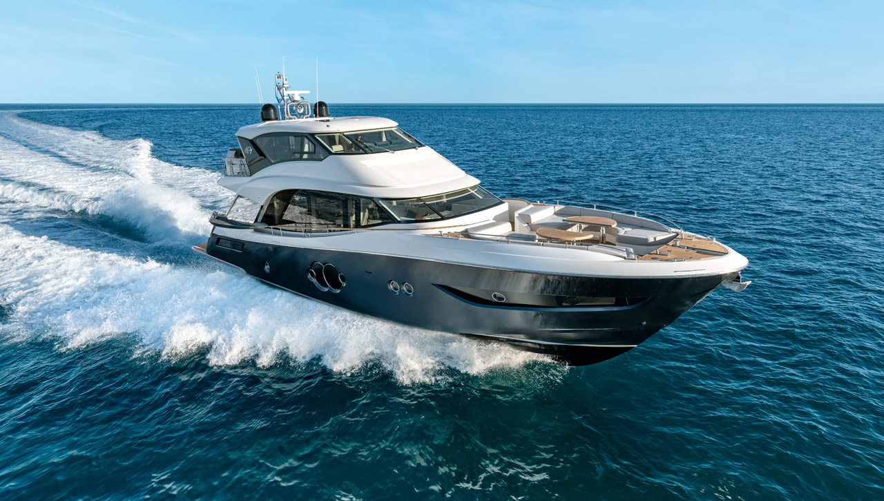 Monte Carlo Yachts MCY 76 Skylounge