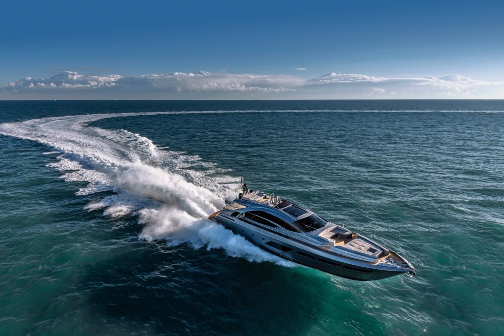 Pershing 8X — photo 3