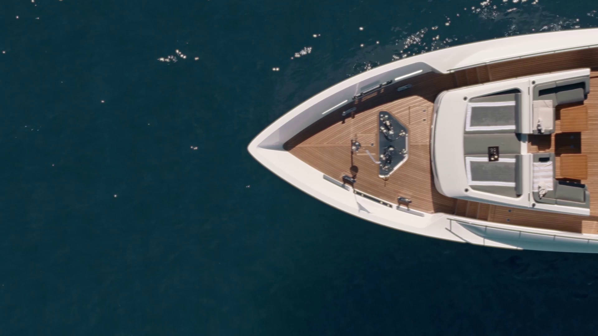 Custom Line Custom Line Saetta 140'