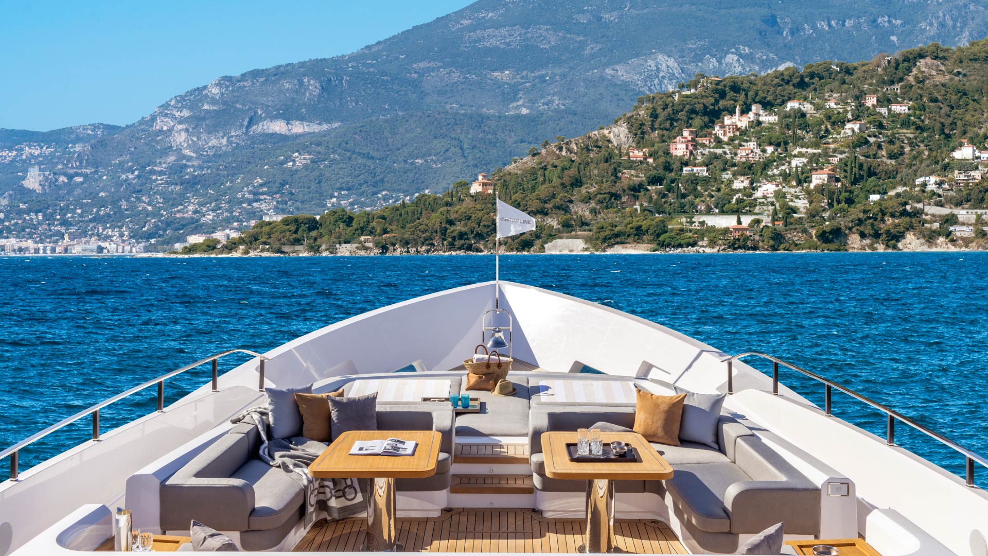 Custom Line Saetta 140' — photo 10