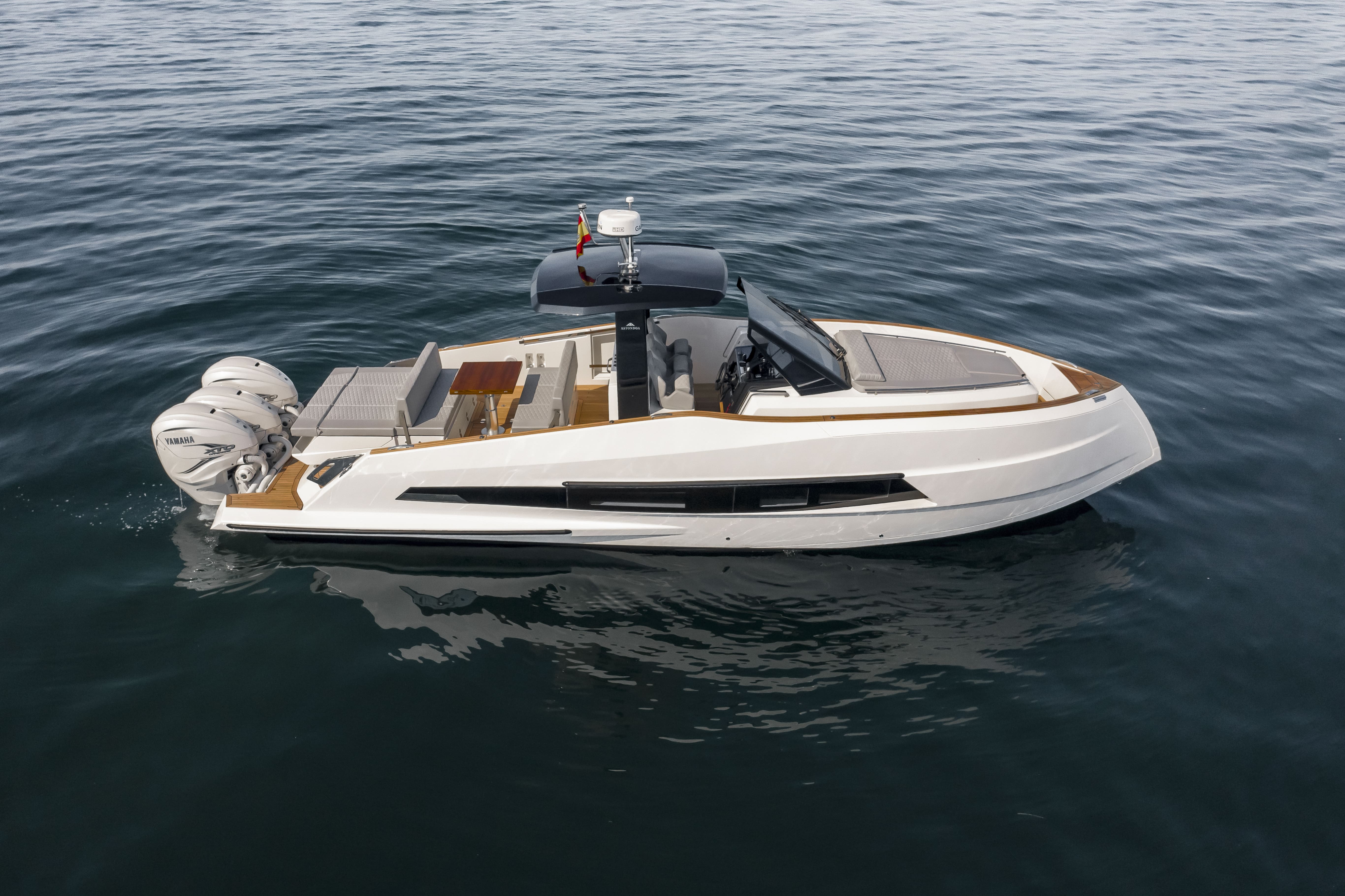 Astondoa 377 Coupe Outboard — photo 5