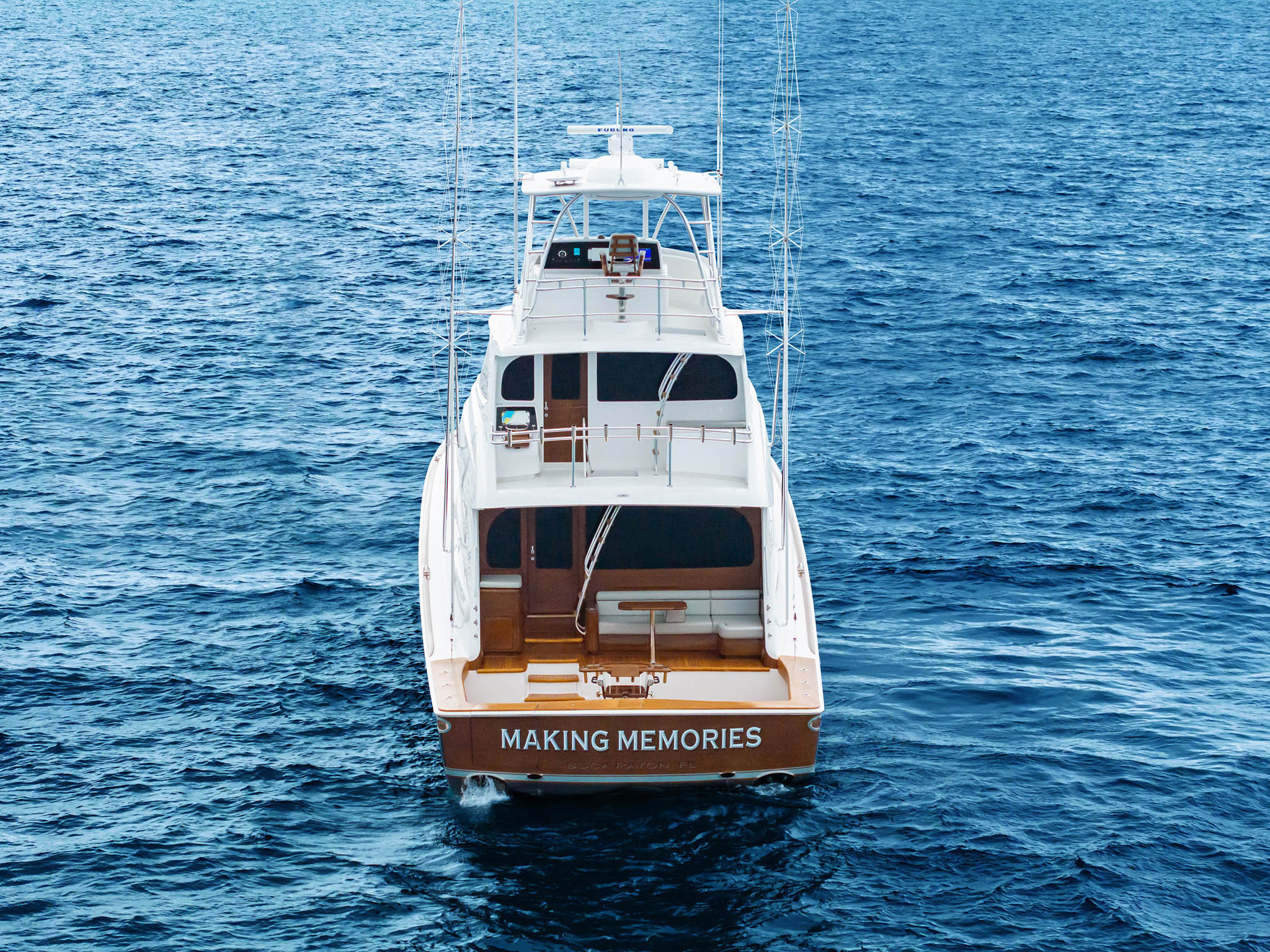 Viking Yachts 82 Sky Bridge — photo 6