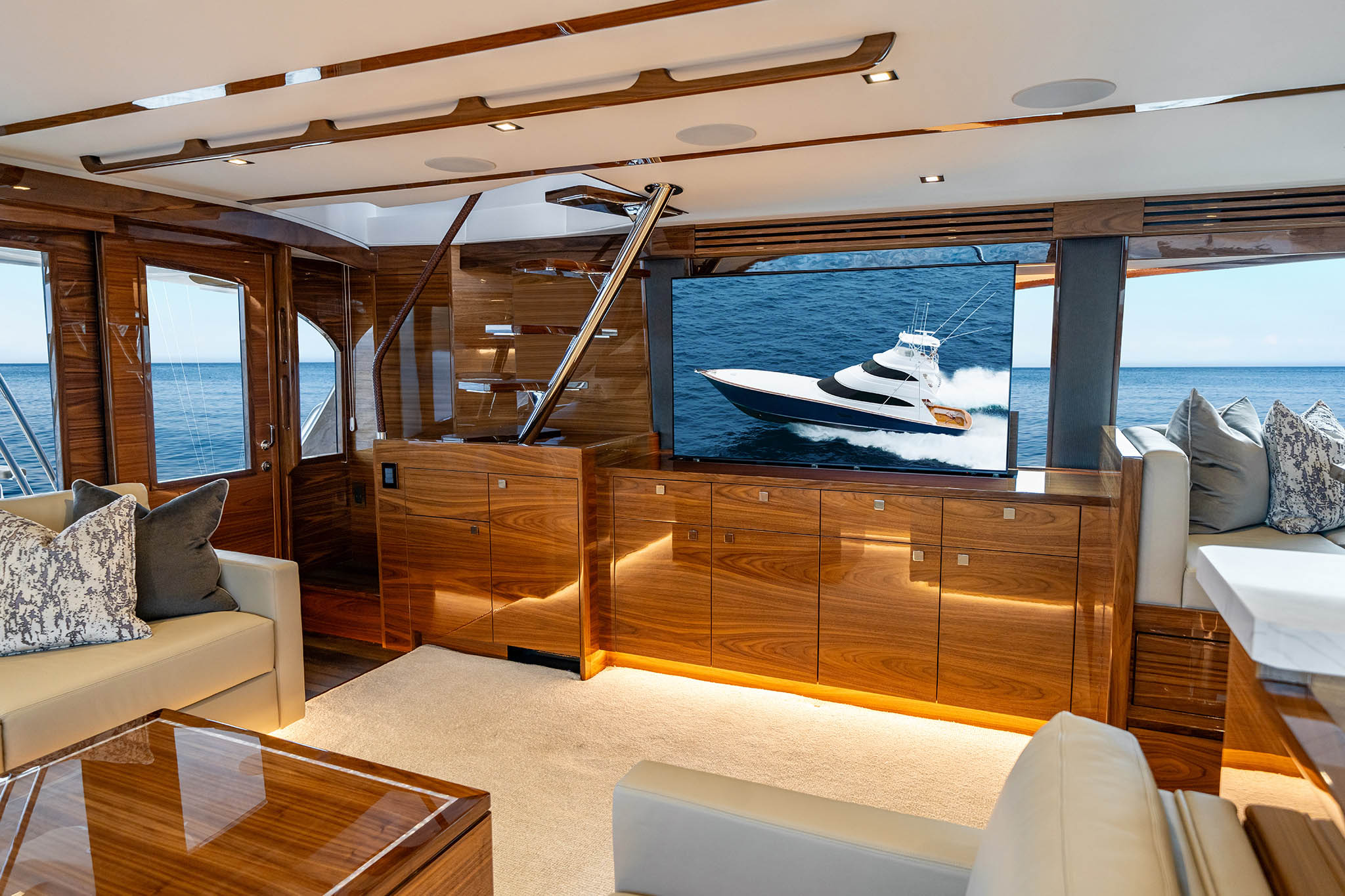 Viking Yachts 82 Sky Bridge — photo 8