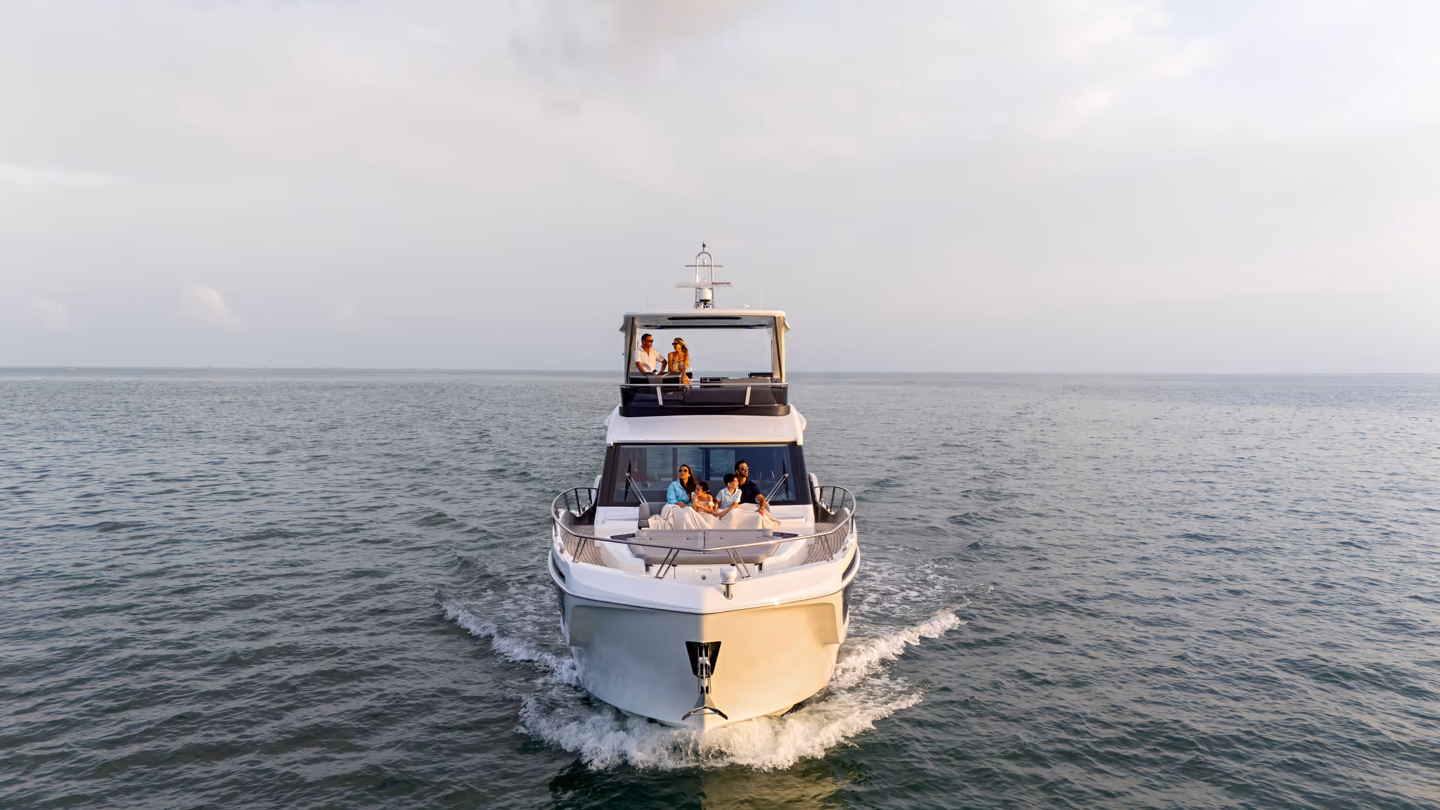 Galeon 560 FLY — photo 3
