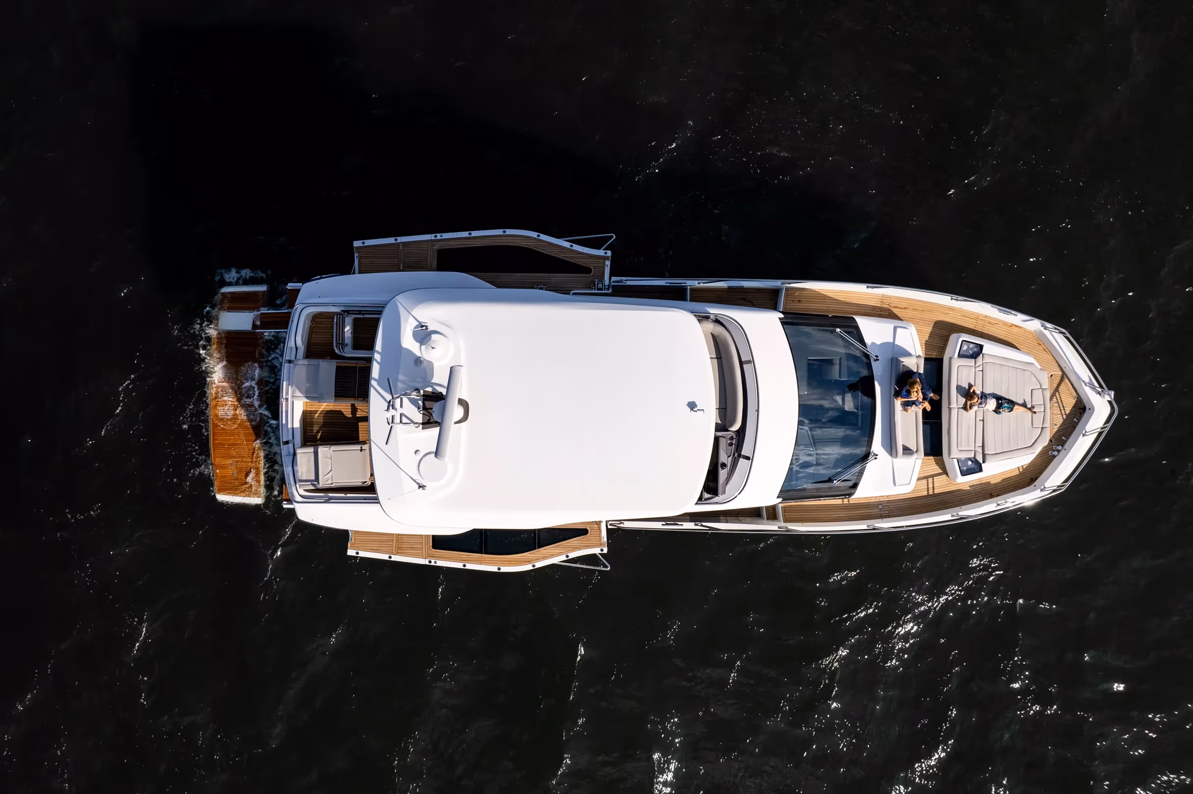 Galeon 560 FLY — photo 9
